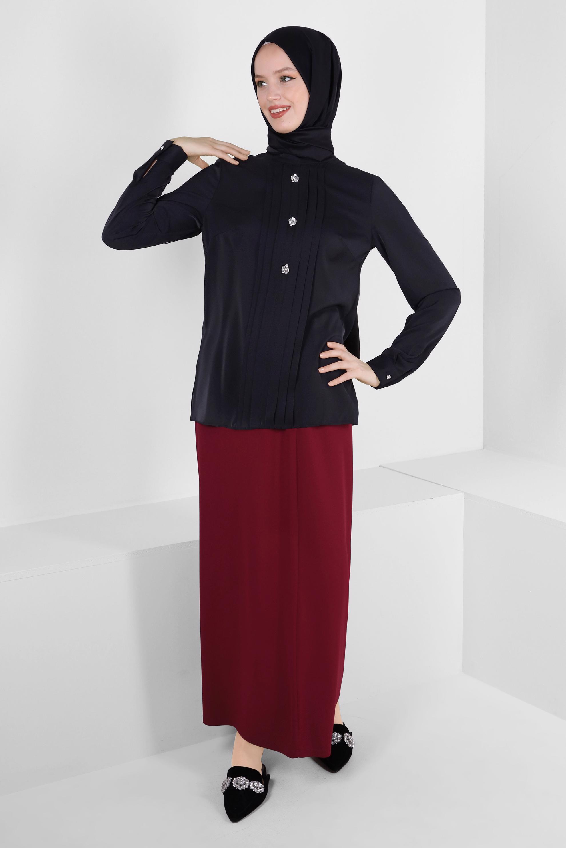 Tesettür giyim SİYAH TAŞ DETAYLI PİLİSELİ BLUZ 43537