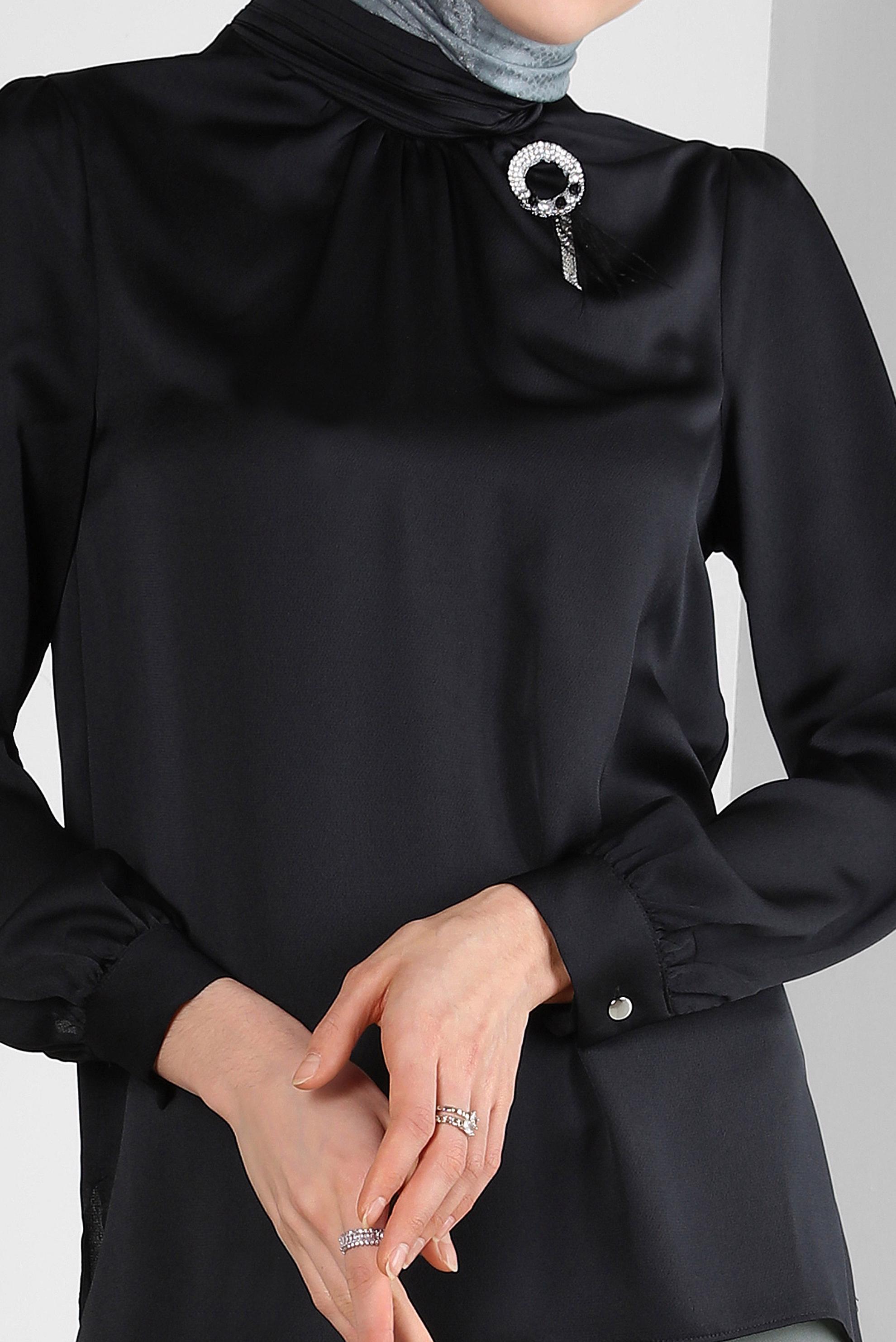 Tesettür giyim SİYAH TAŞ DETAYLI MANŞETLERİ DÜĞMELİ BLUZ 43538