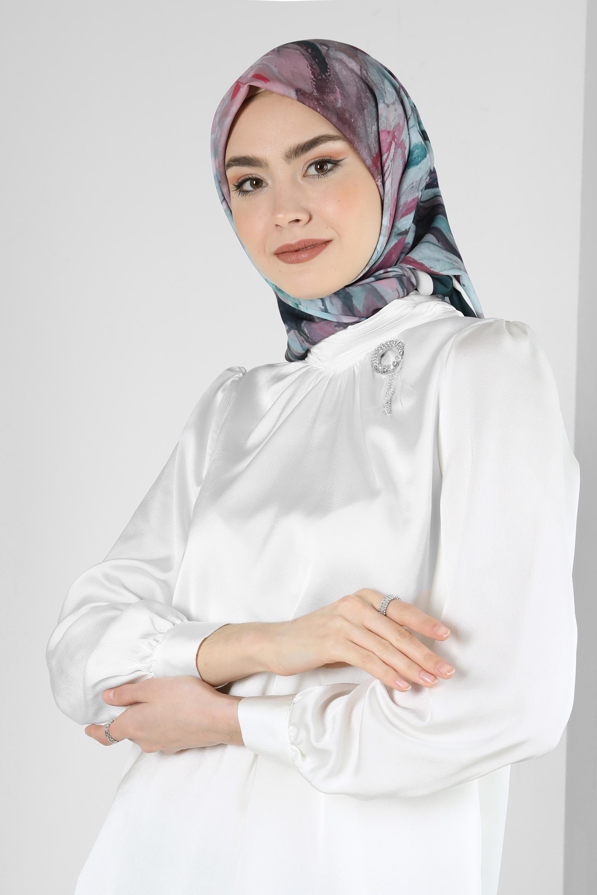 Tesettür giyim BEYAZ TAŞ DETAYLI MANŞETLERİ DÜĞMELİ BLUZ 43538