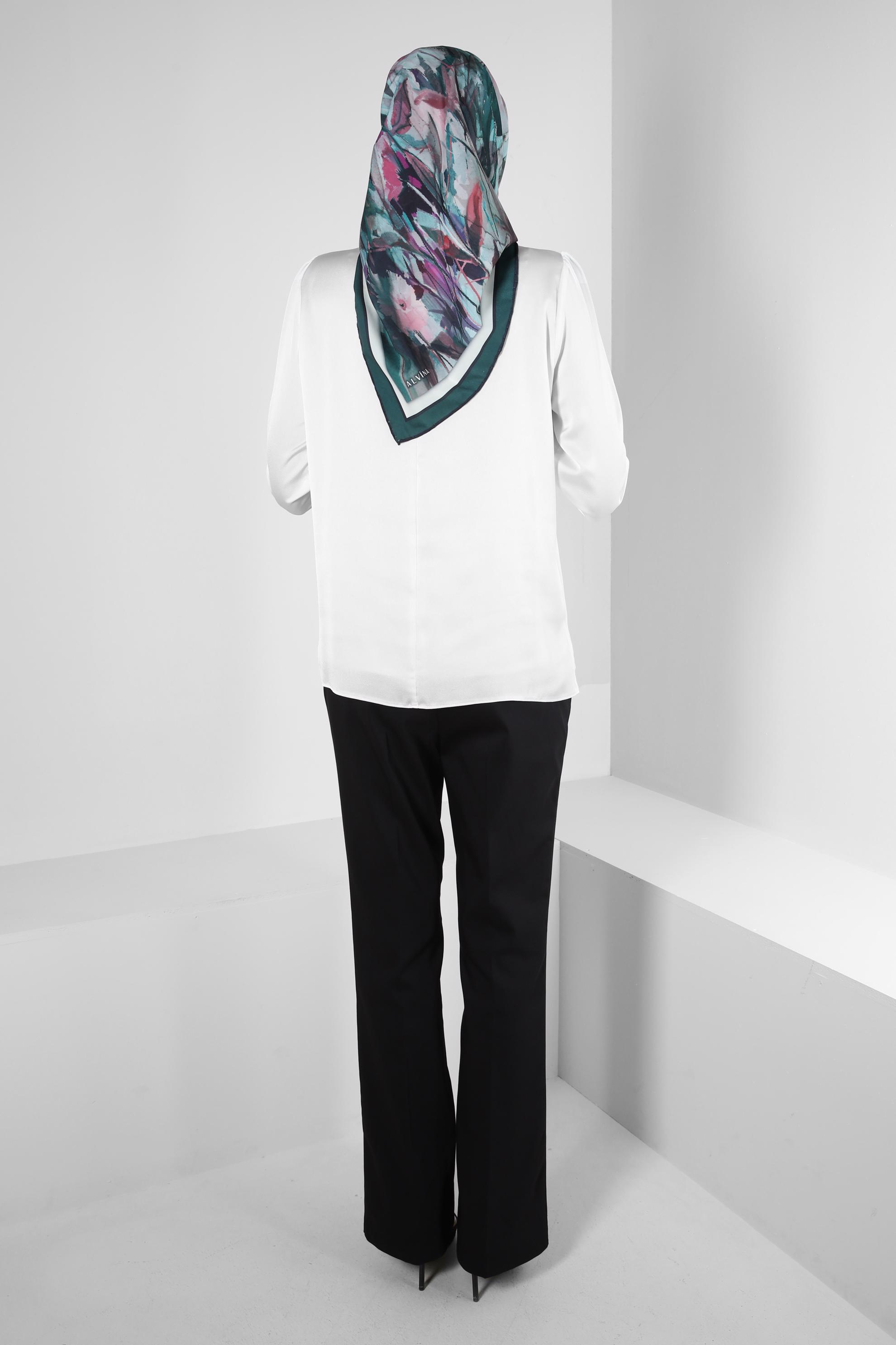 Tesettür giyim BEYAZ TAŞ DETAYLI MANŞETLERİ DÜĞMELİ BLUZ 43538