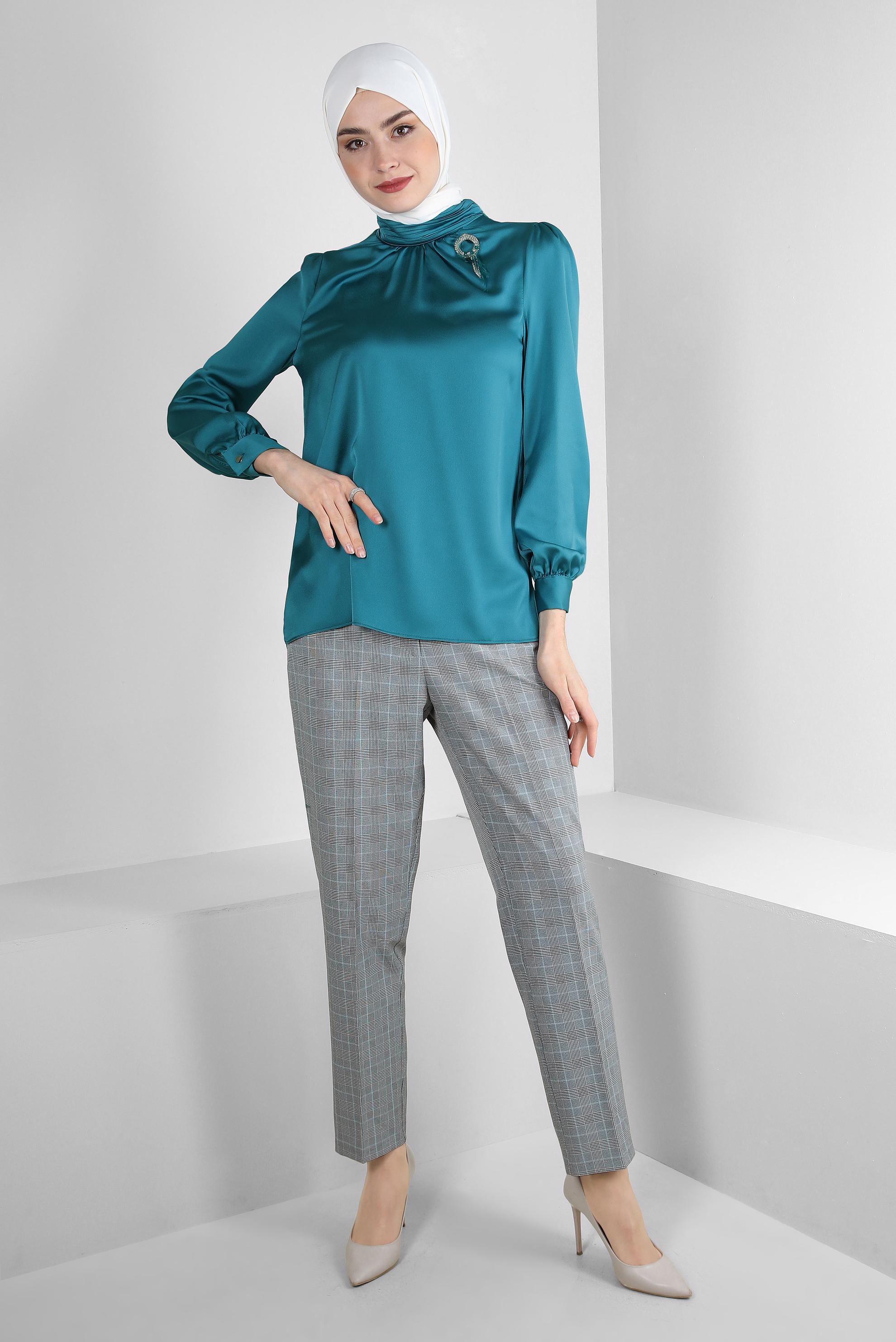 Tesettür giyim MAVİ TAŞ DETAYLI MANŞETLERİ DÜĞMELİ BLUZ 43538