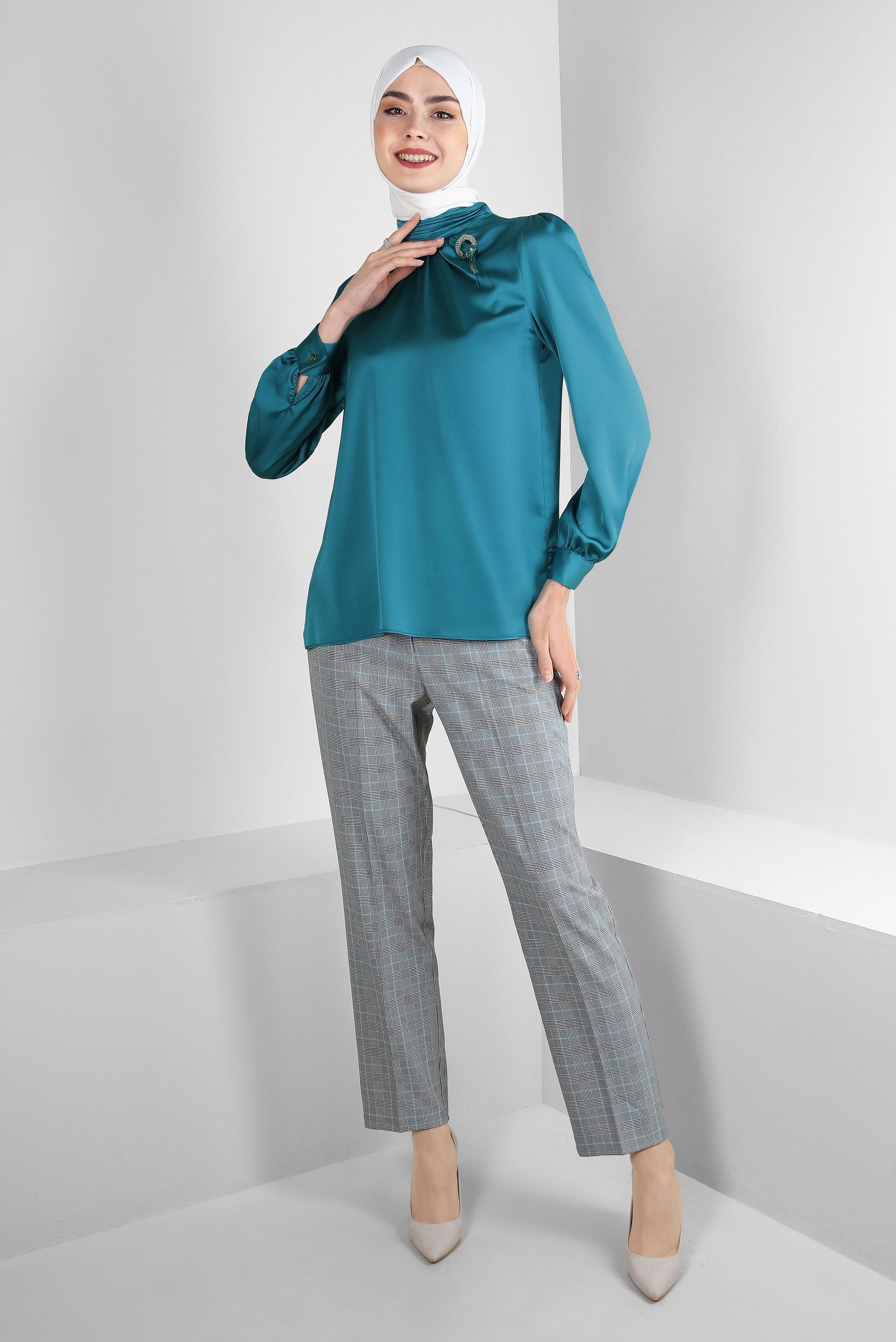 Tesettür giyim MAVİ TAŞ DETAYLI MANŞETLERİ DÜĞMELİ BLUZ 43538