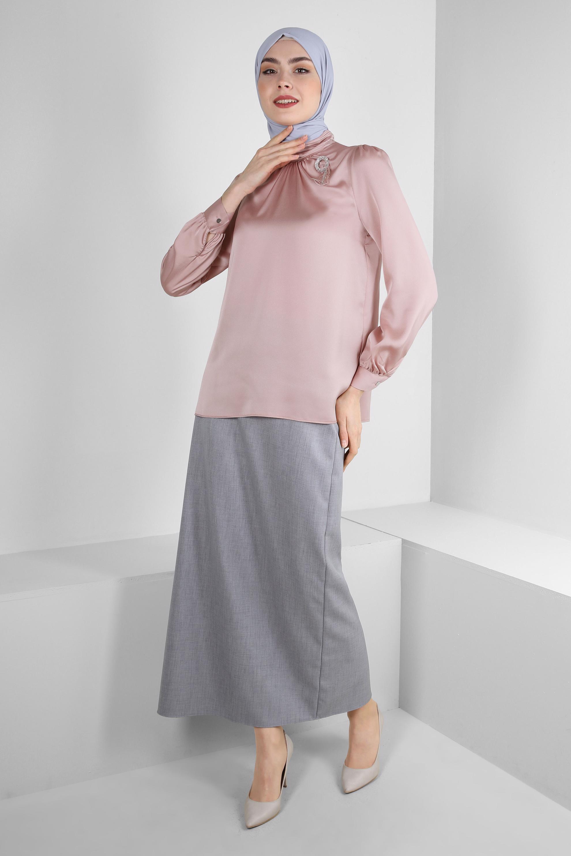 Tesettür giyim PUDRA TAŞ DETAYLI MANŞETLERİ DÜĞMELİ BLUZ 43538