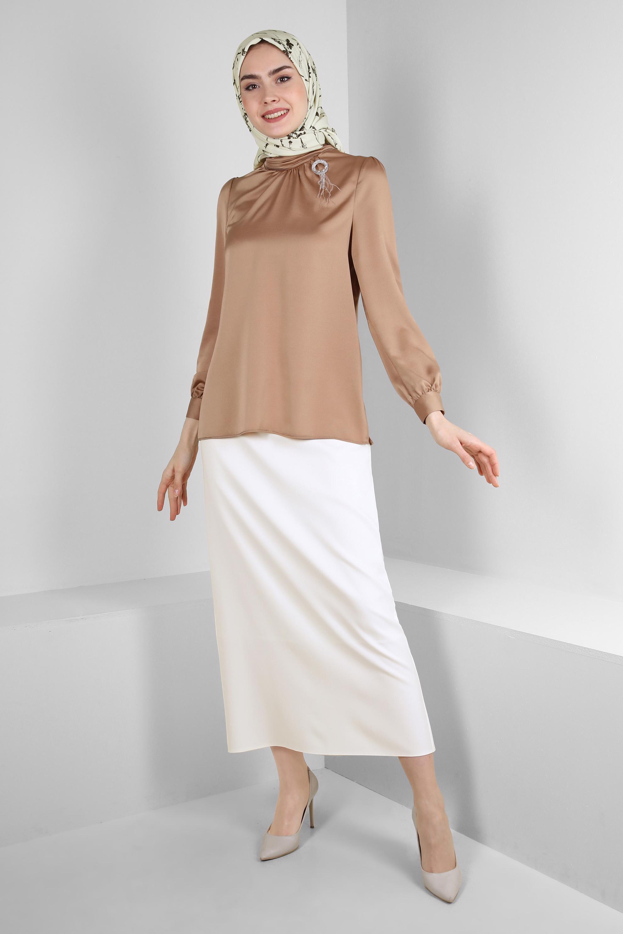 Tesettür giyim KAHVE TAŞ DETAYLI MANŞETLERİ DÜĞMELİ BLUZ 43538