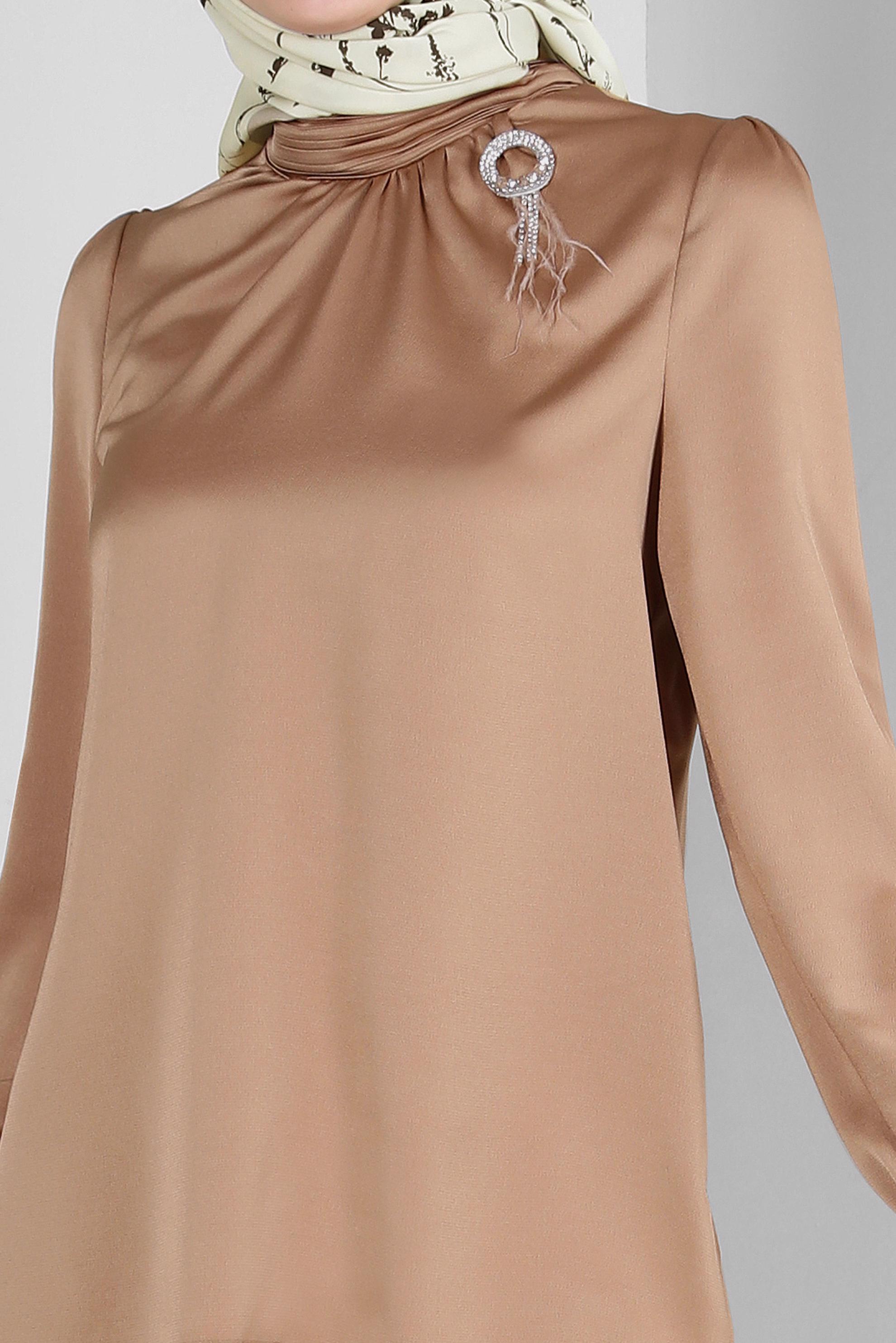 Tesettür giyim KAHVE TAŞ DETAYLI MANŞETLERİ DÜĞMELİ BLUZ 43538