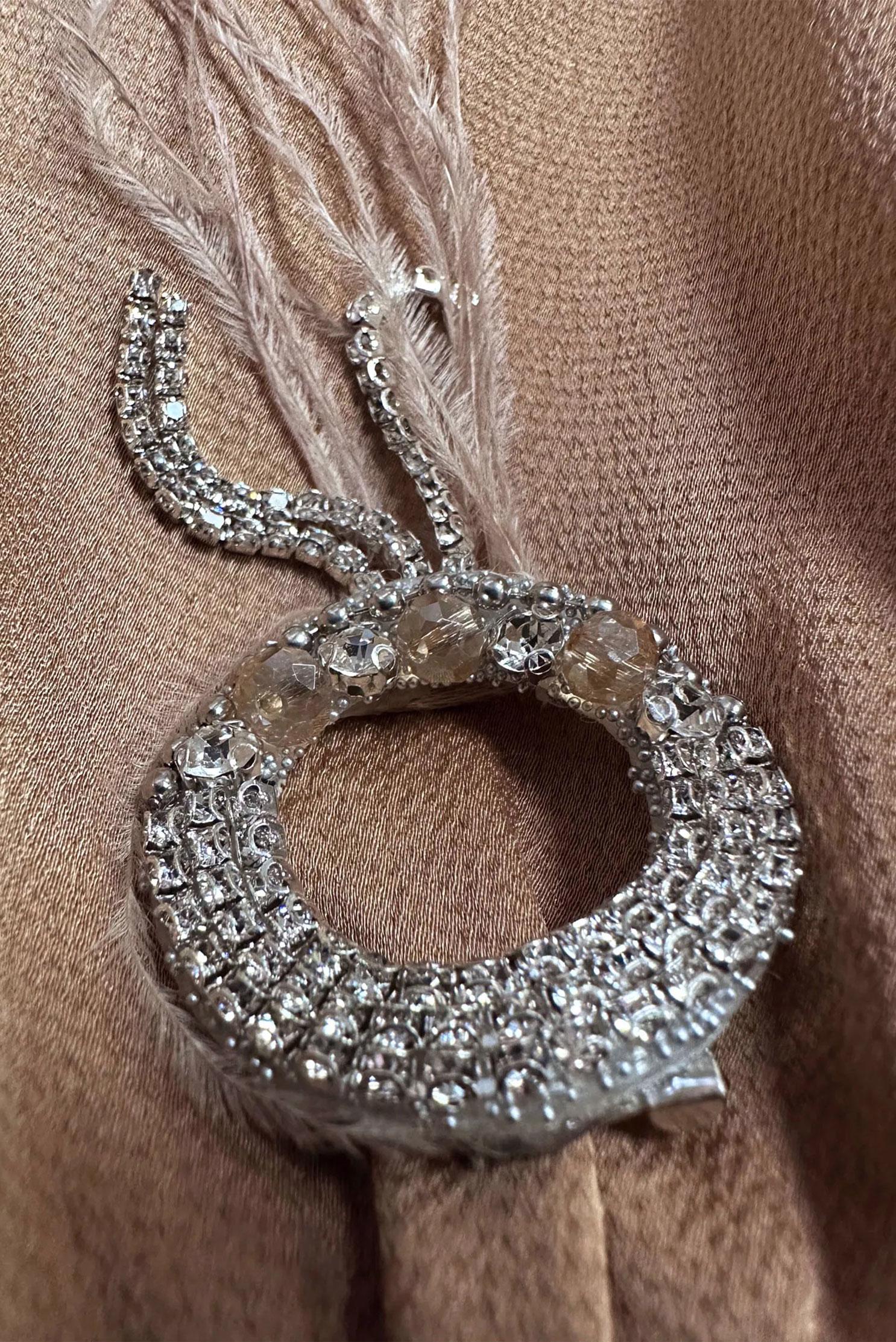 Tesettür giyim KAHVE TAŞ DETAYLI MANŞETLERİ DÜĞMELİ BLUZ 43538