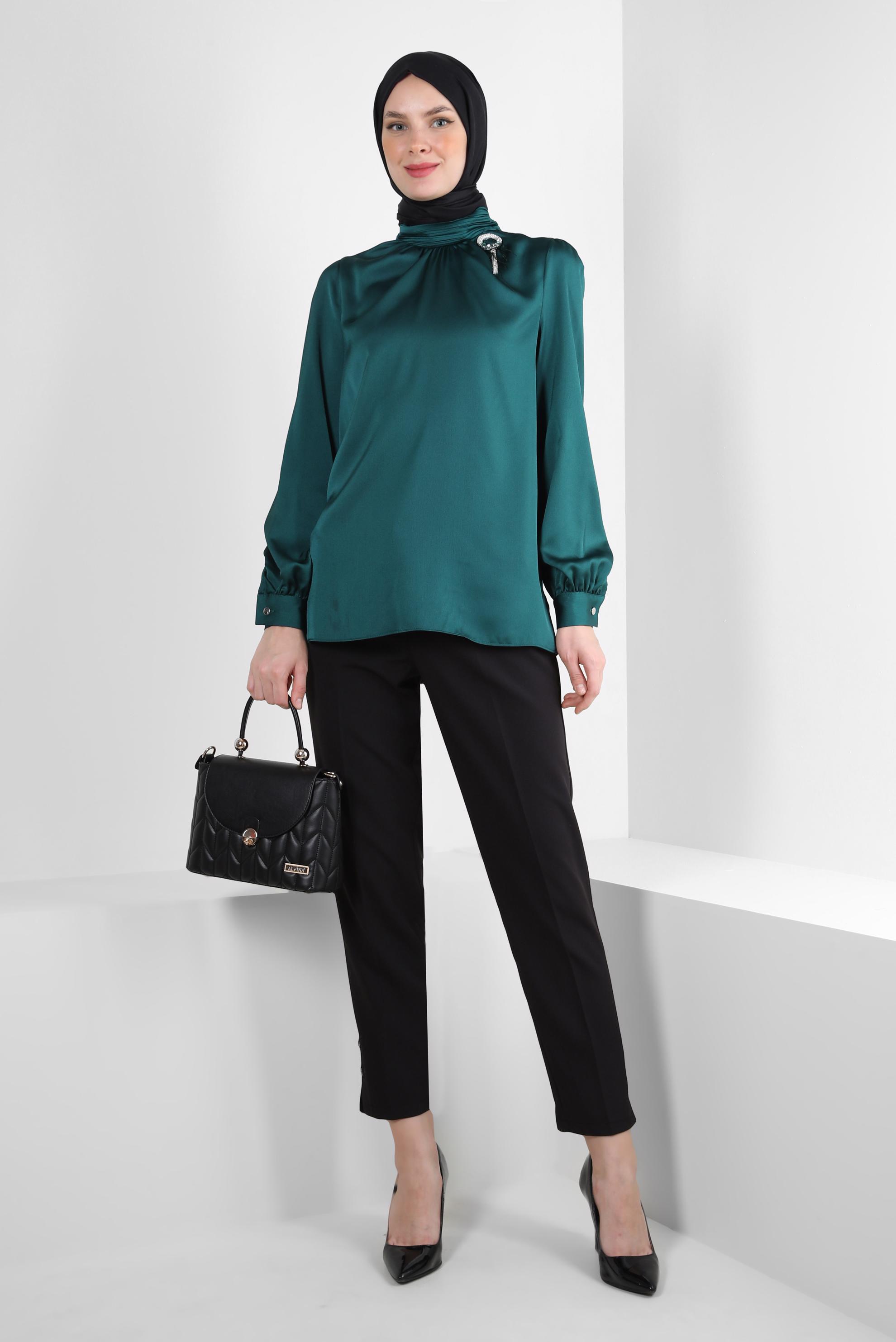 Tesettür giyim YEŞİL TAŞ DETAYLI MANŞETLERİ DÜĞMELİ BLUZ 43538