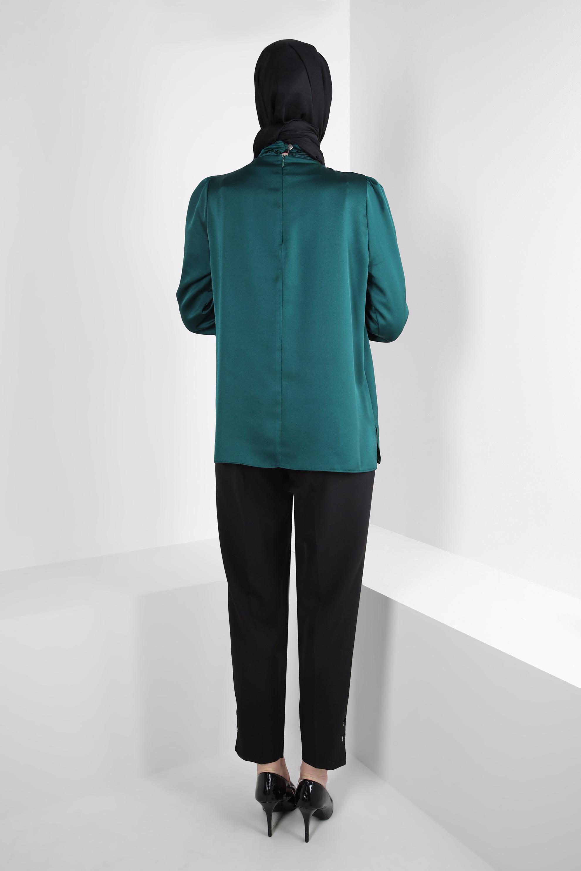 Tesettür giyim YEŞİL TAŞ DETAYLI MANŞETLERİ DÜĞMELİ BLUZ 43538