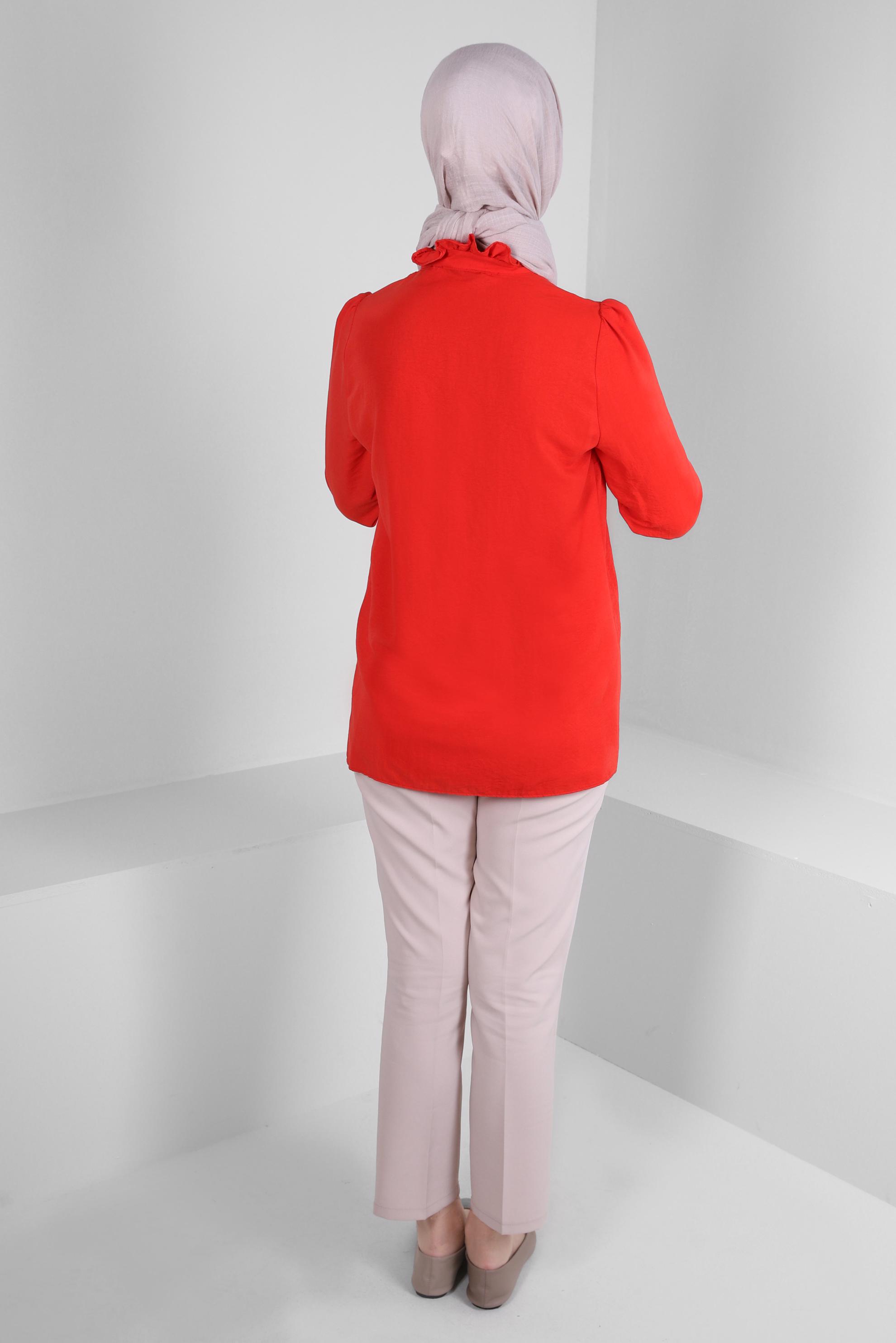 Tesettür giyim KIRMIZI YAKASI BAĞLAMALI MANŞETLERİ LASTİKLİ BLUZ 43550