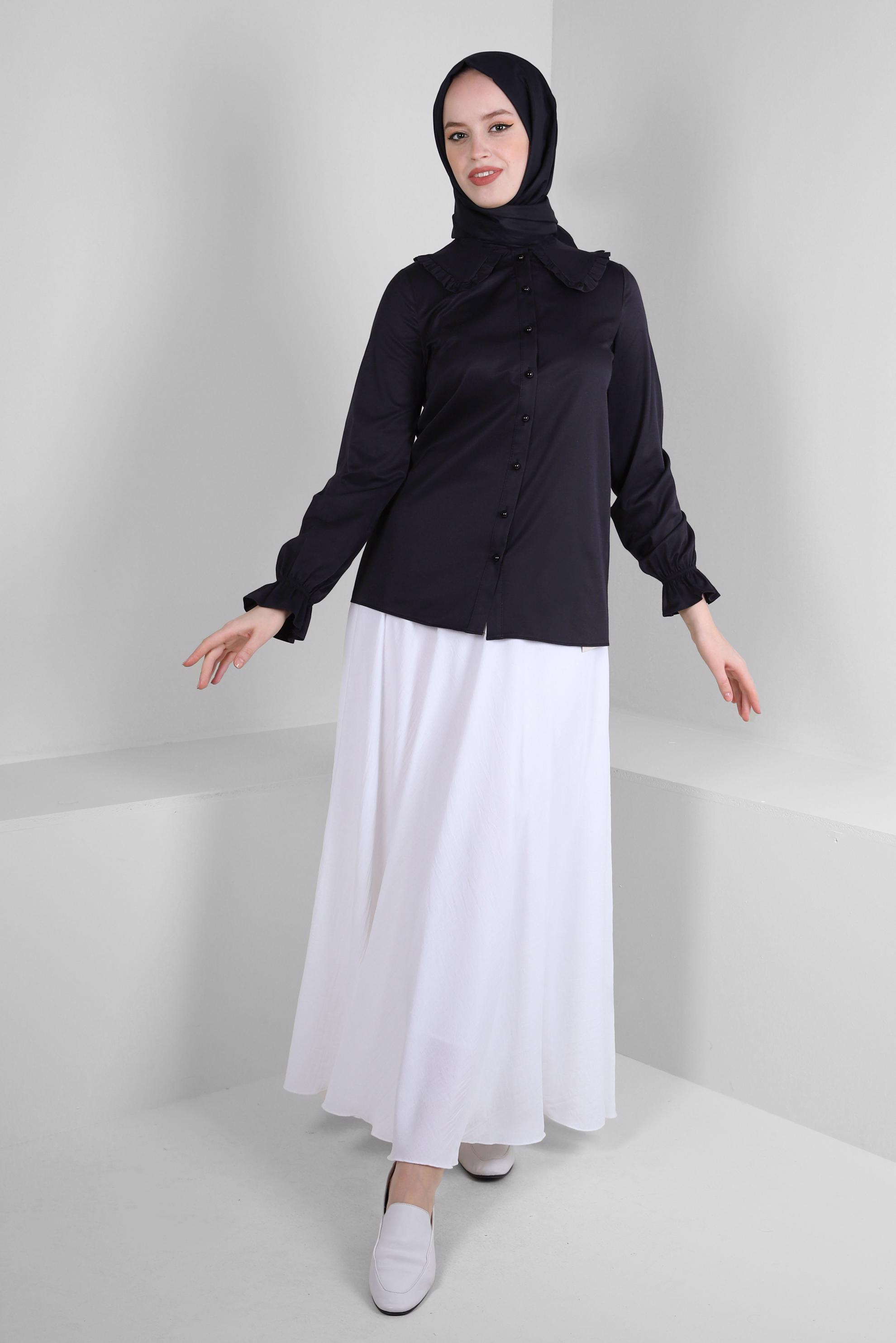 Tesettür giyim SİYAH BEBE YAKA MANŞETLERİ BÜZGÜLÜ SATEN BLUZ 43568