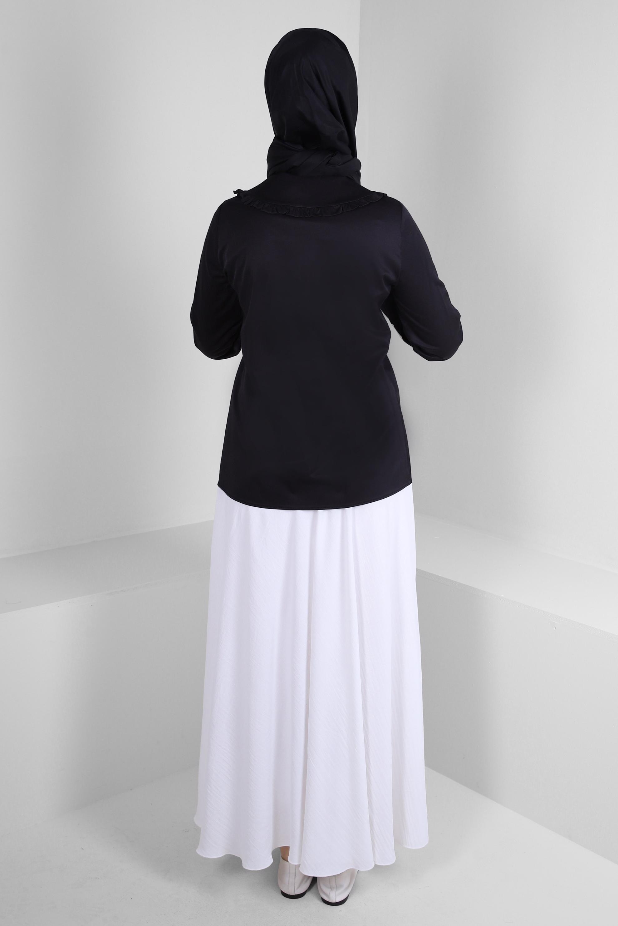 Tesettür giyim SİYAH BEBE YAKA MANŞETLERİ BÜZGÜLÜ SATEN BLUZ 43568