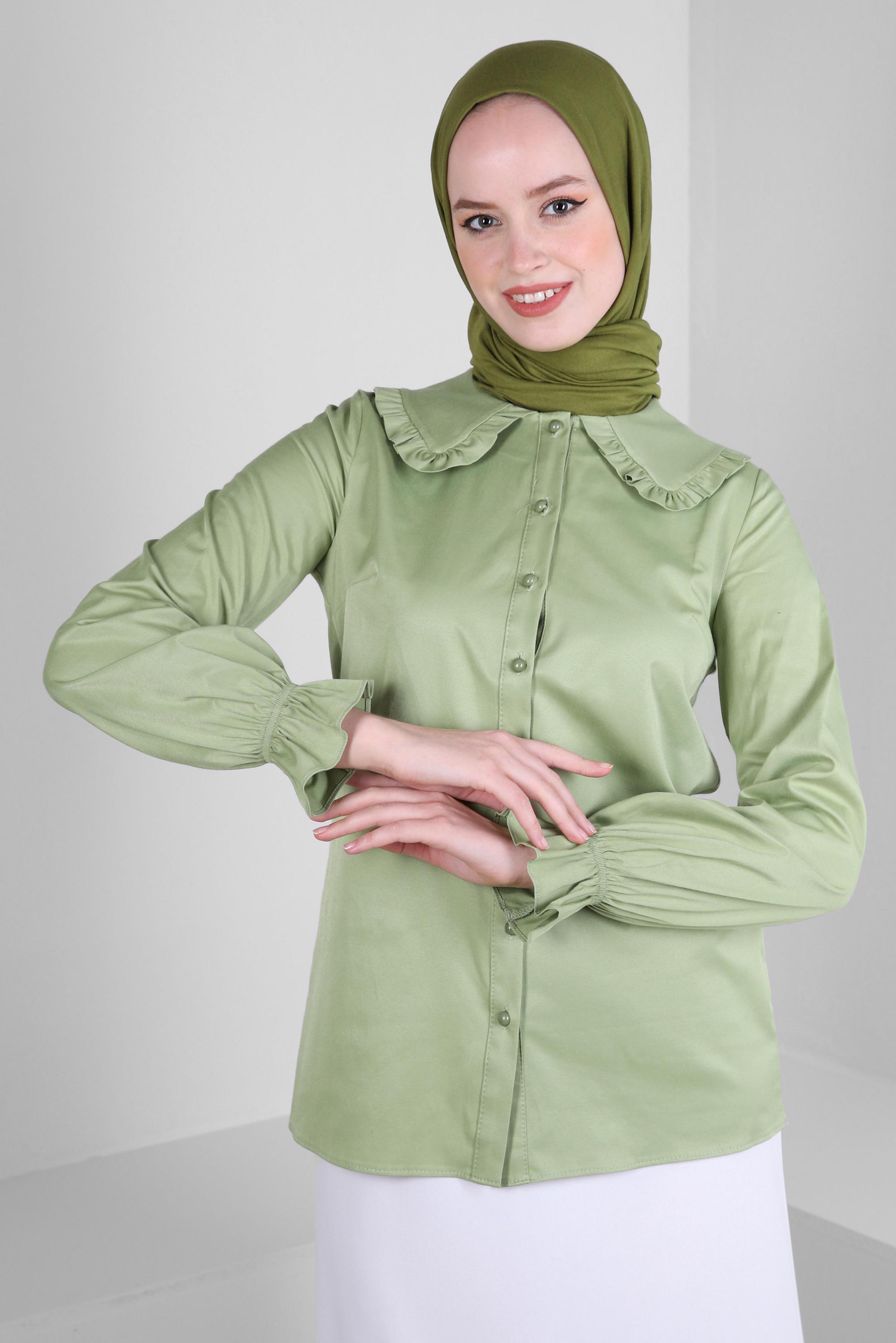 Tesettür giyim YEŞİL BEBE YAKA MANŞETLERİ BÜZGÜLÜ SATEN BLUZ 43568