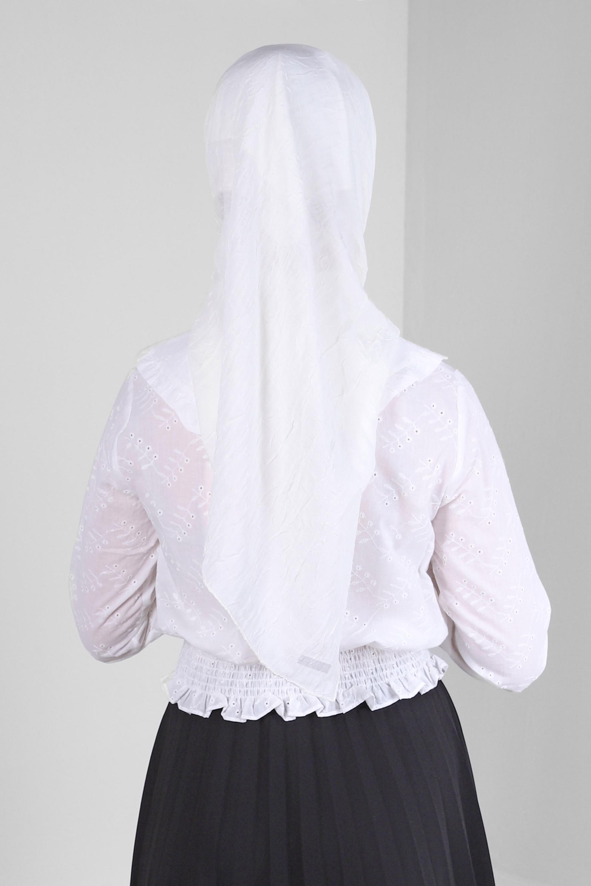 Tesettür giyim BEYAZ YAKA DETAYLI GİPELİ BLUZ 43570