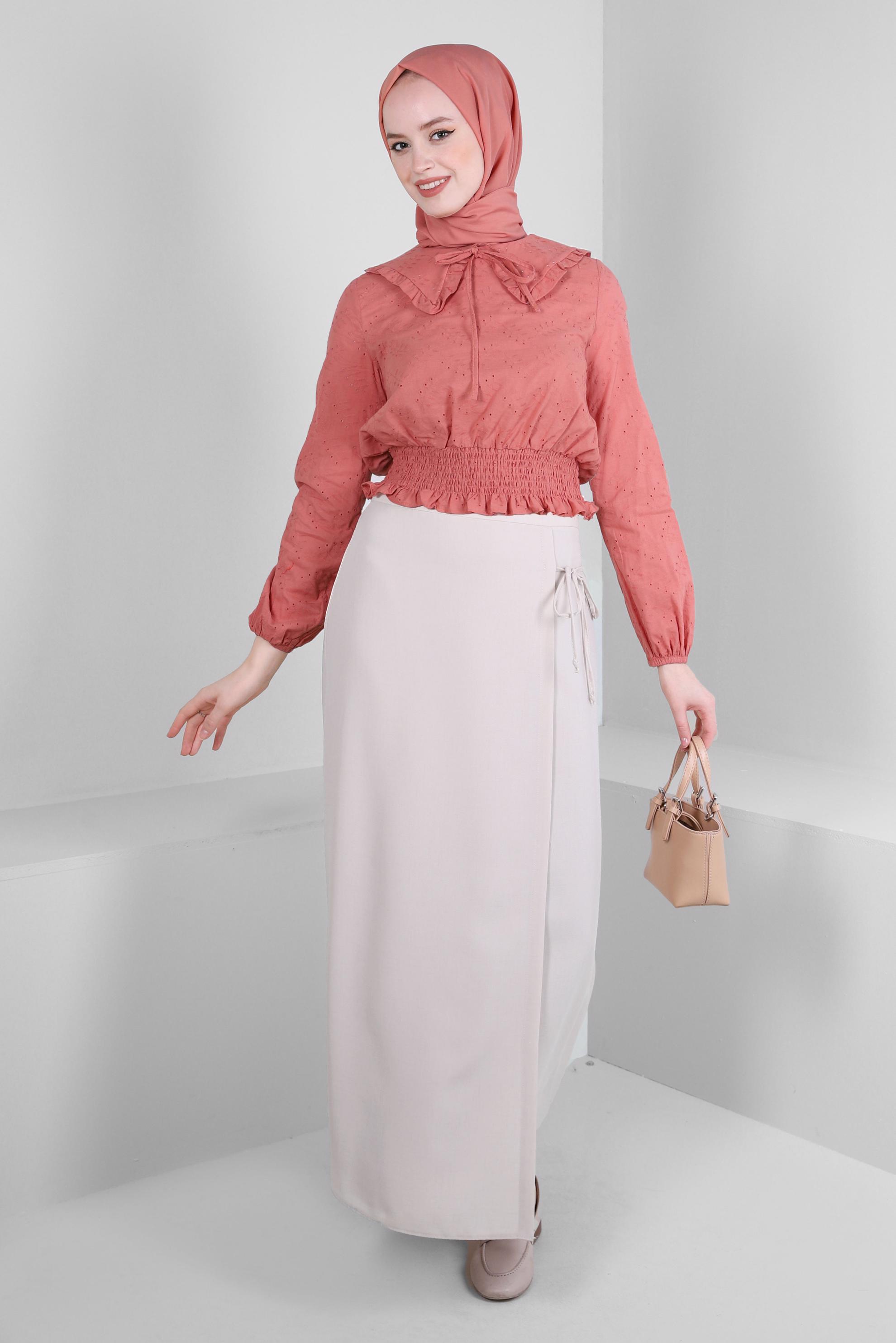 Tesettür giyim PEMBE YAKA DETAYLI GİPELİ BLUZ 43570