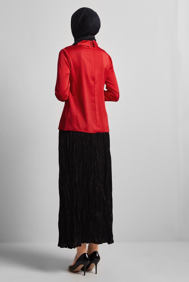 Vêtements hijab ROUGE BLOUSE EN SATIN DÉTAIL DRAPÉ AVEC ACCESSOIRE 43573 - ALVİNA