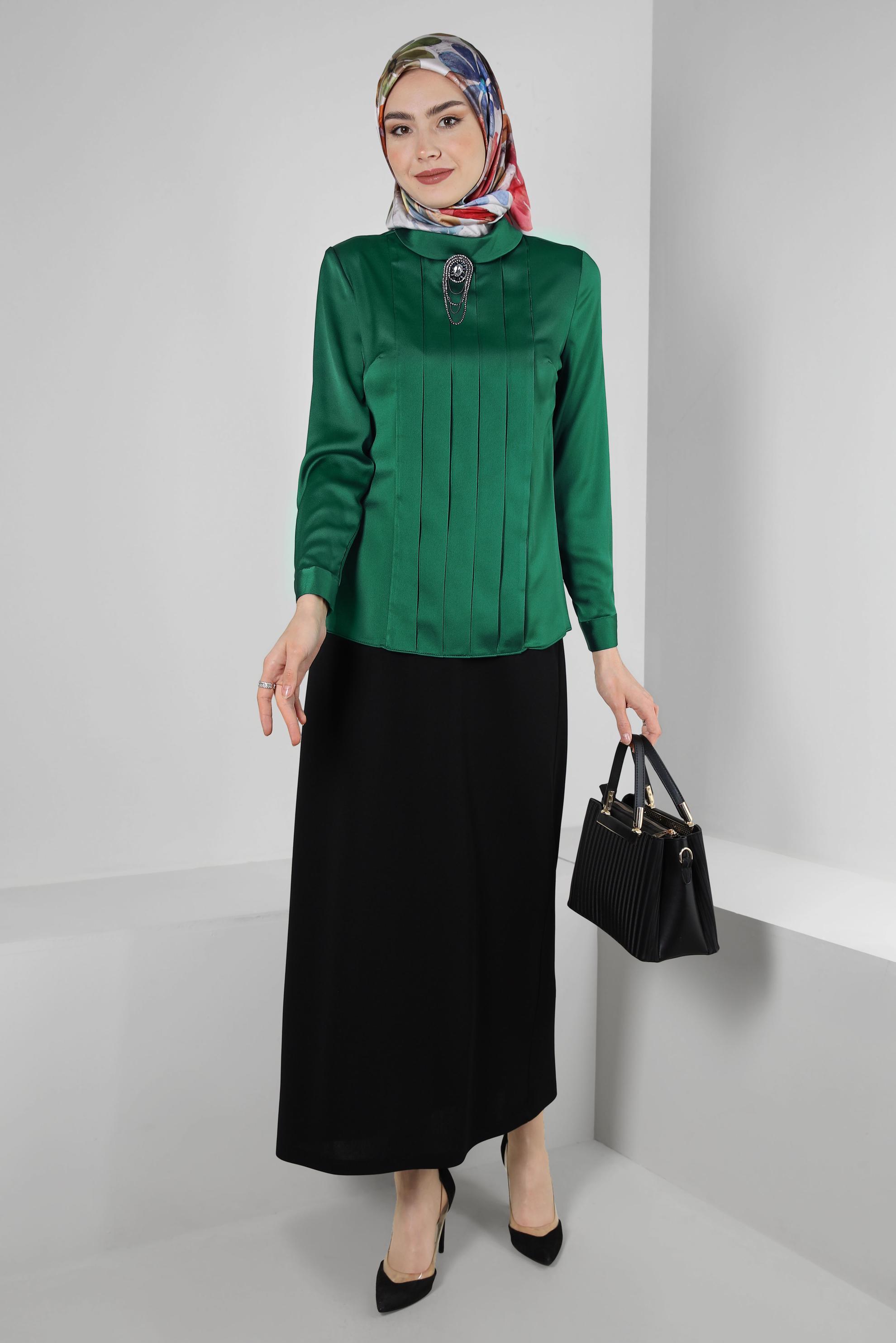 Tesettür giyim YEŞİL DRAPE DETAYLI AKSESUARLI SATEN BLUZ 43573