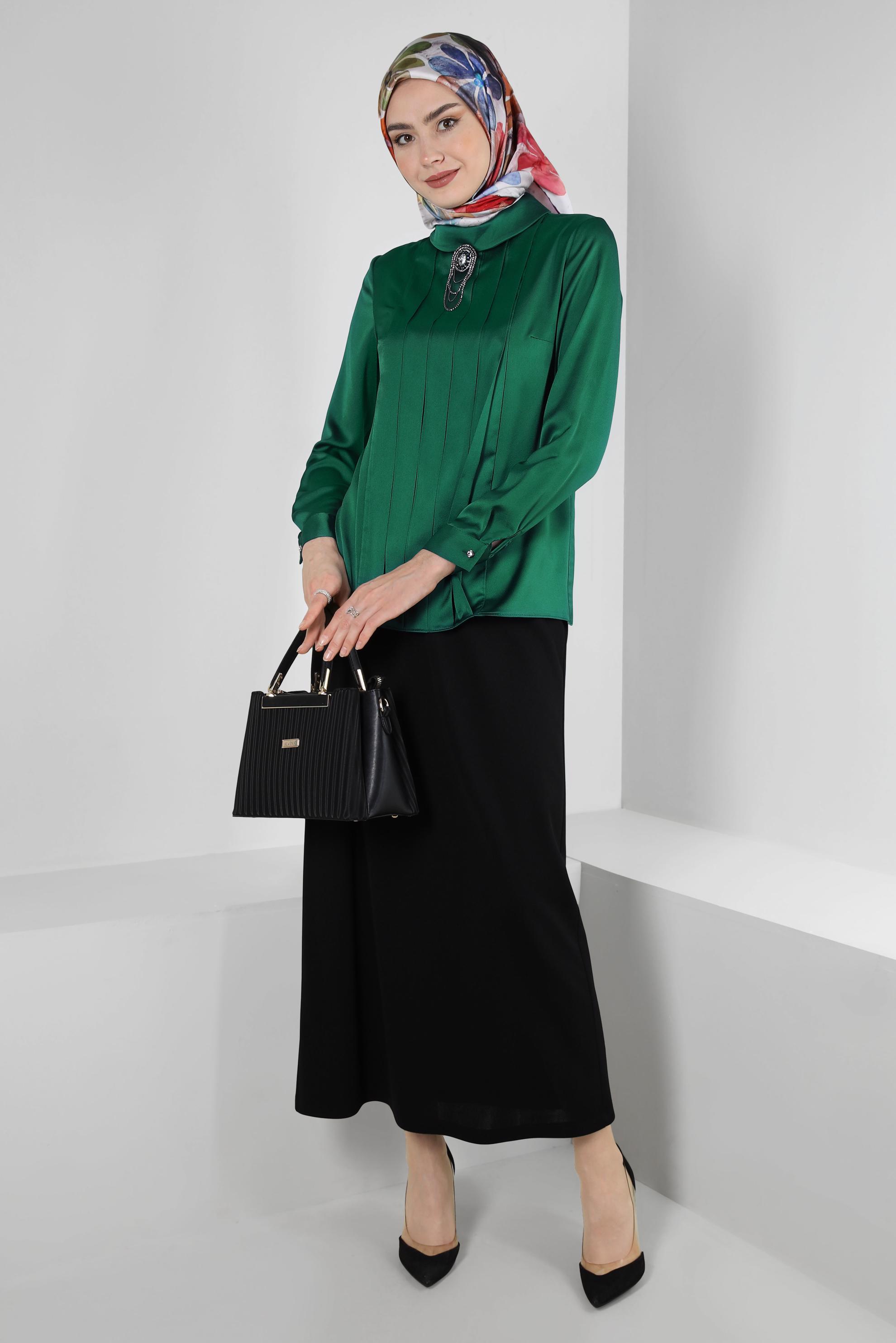 Tesettür giyim YEŞİL DRAPE DETAYLI AKSESUARLI SATEN BLUZ 43573