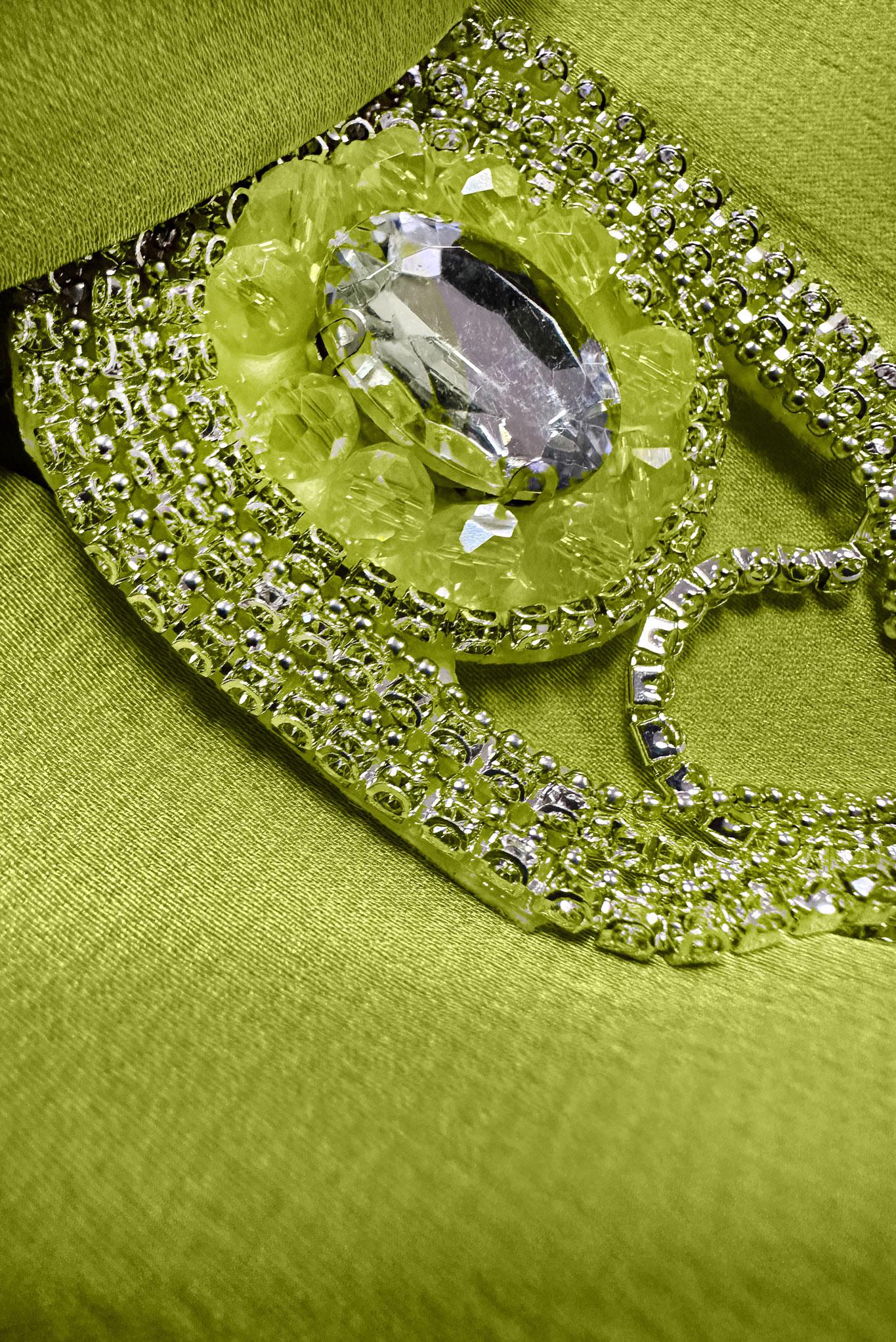 Tesettür giyim YEŞİL DRAPE DETAYLI AKSESUARLI SATEN BLUZ 43573