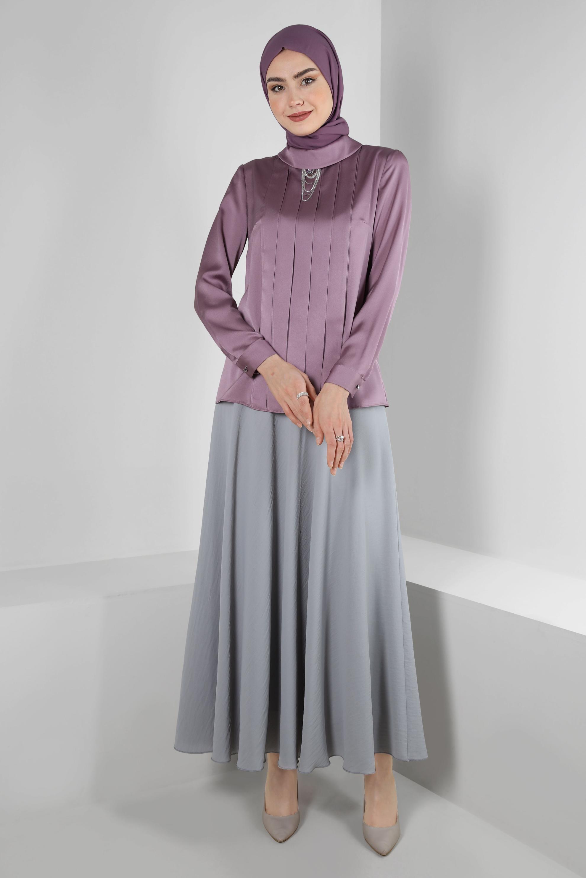 Tesettür giyim MOR DRAPE DETAYLI AKSESUARLI SATEN BLUZ 43573