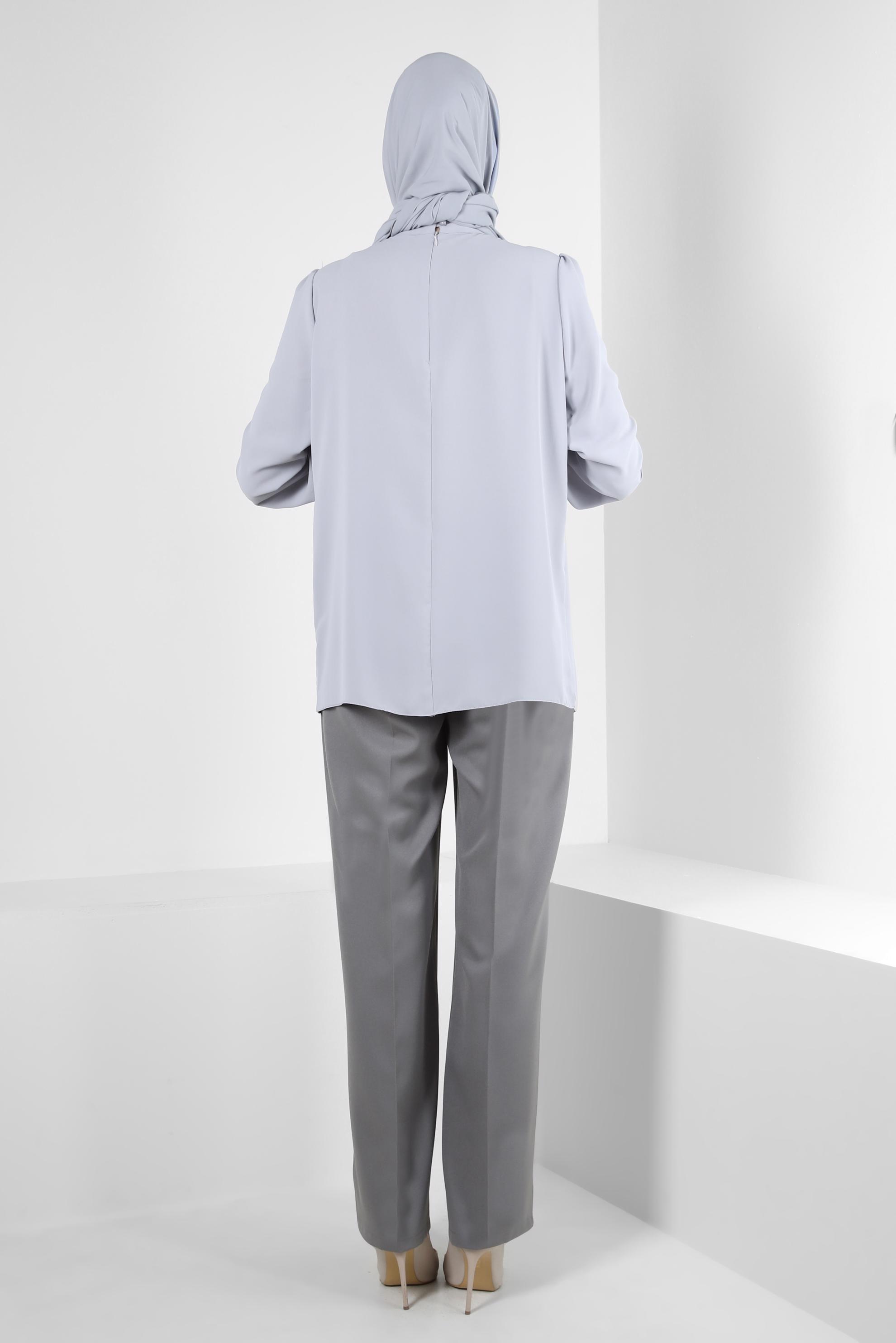 Tesettür giyim GRİ ÇİÇEK DETAYLI TAŞLI BLUZ 43575