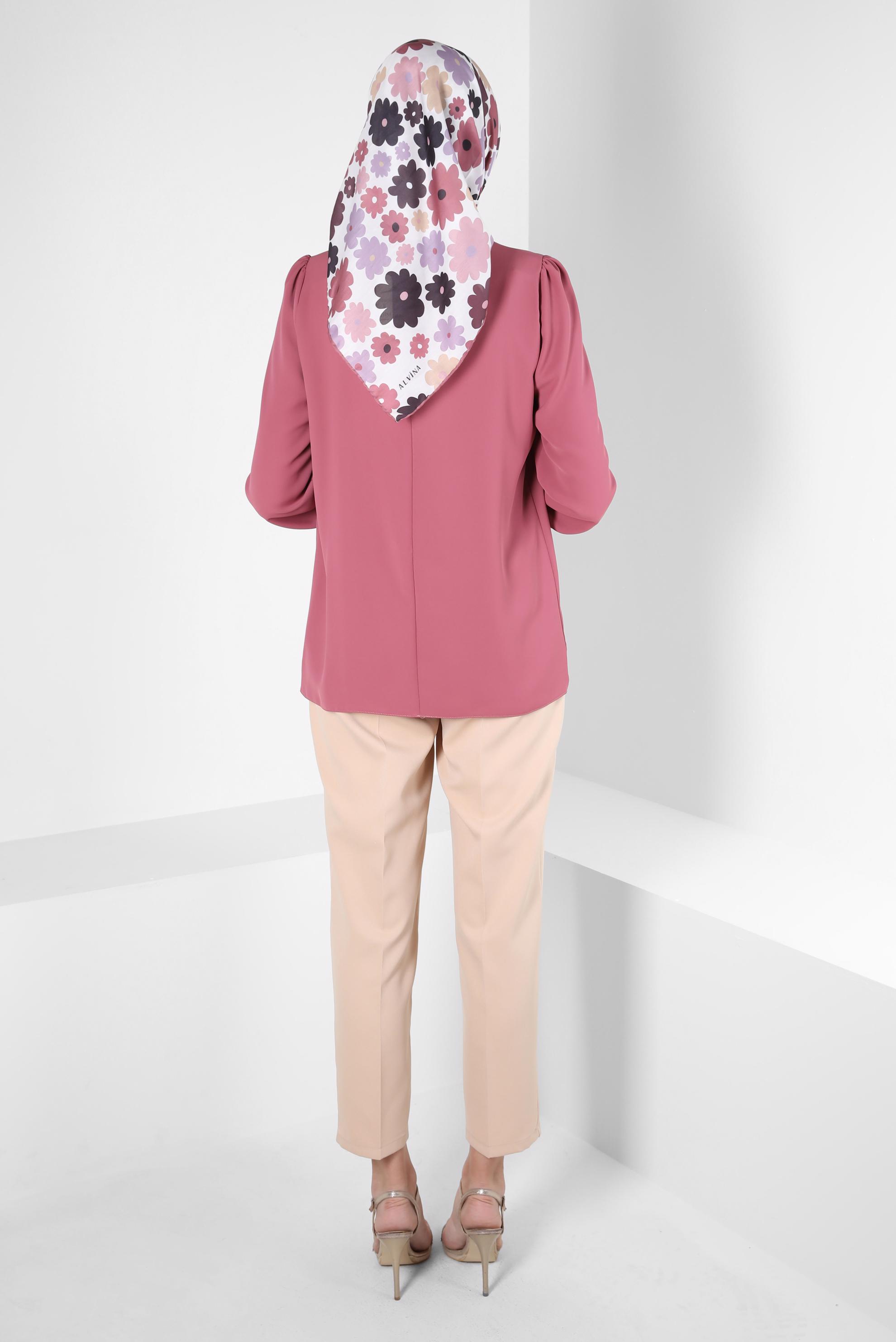 Tesettür giyim PEMBE ÇİÇEK DETAYLI TAŞLI BLUZ 43575