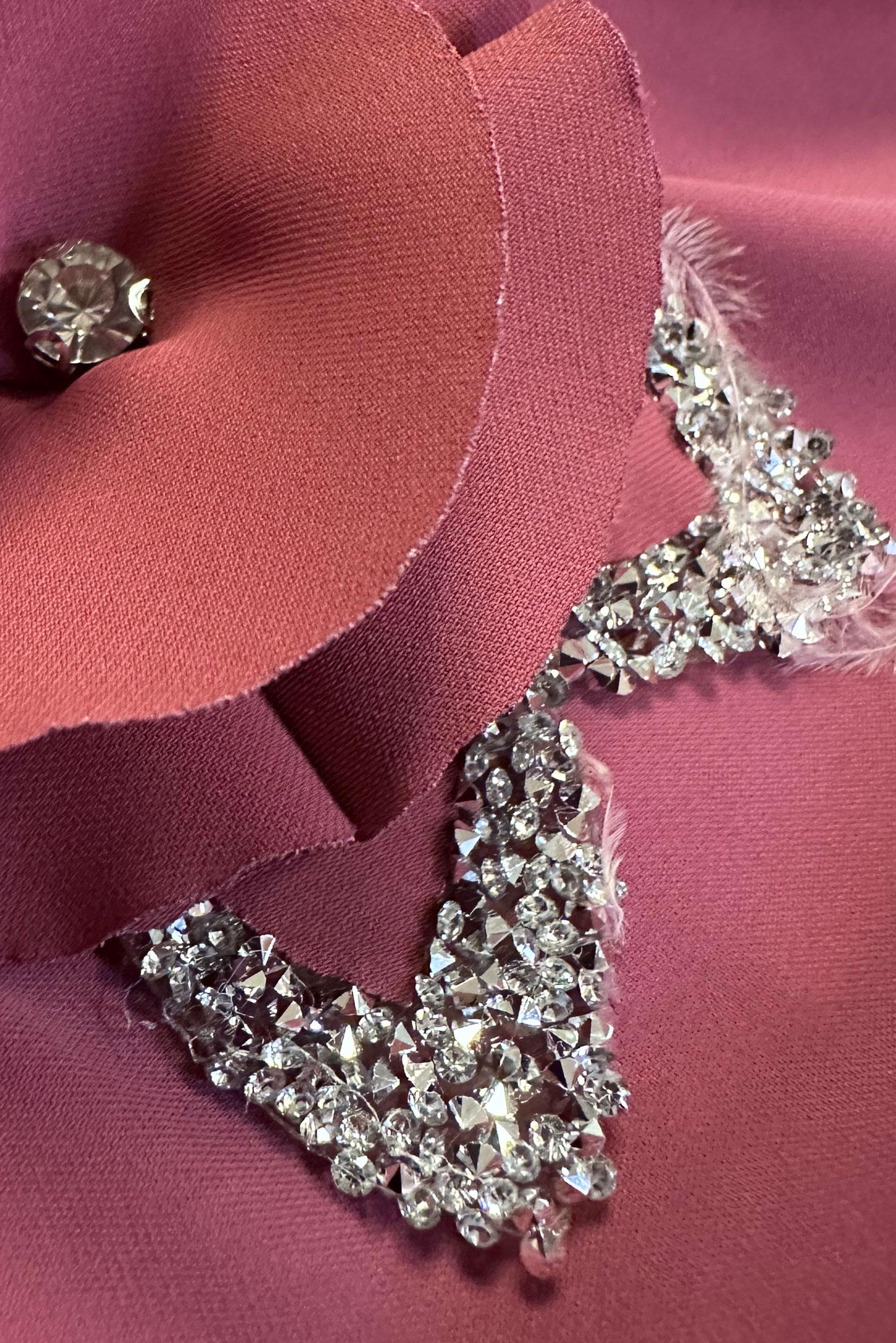 Tesettür giyim PEMBE ÇİÇEK DETAYLI TAŞLI BLUZ 43575