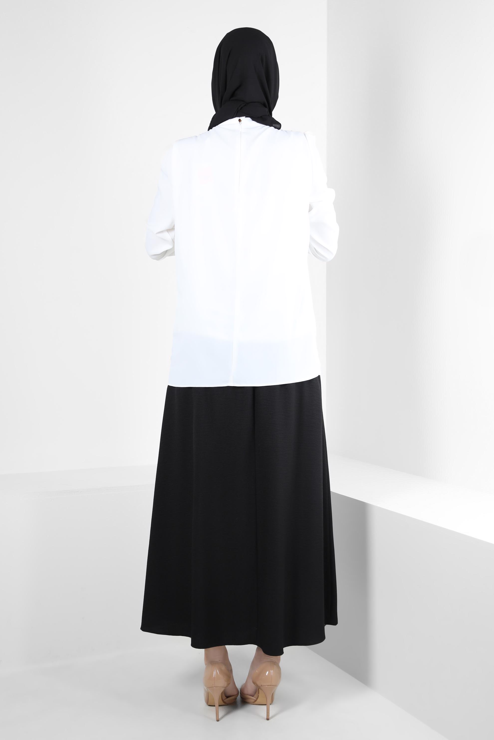 Tesettür giyim BEYAZ ÇİÇEK DETAYLI TAŞLI BLUZ 43575