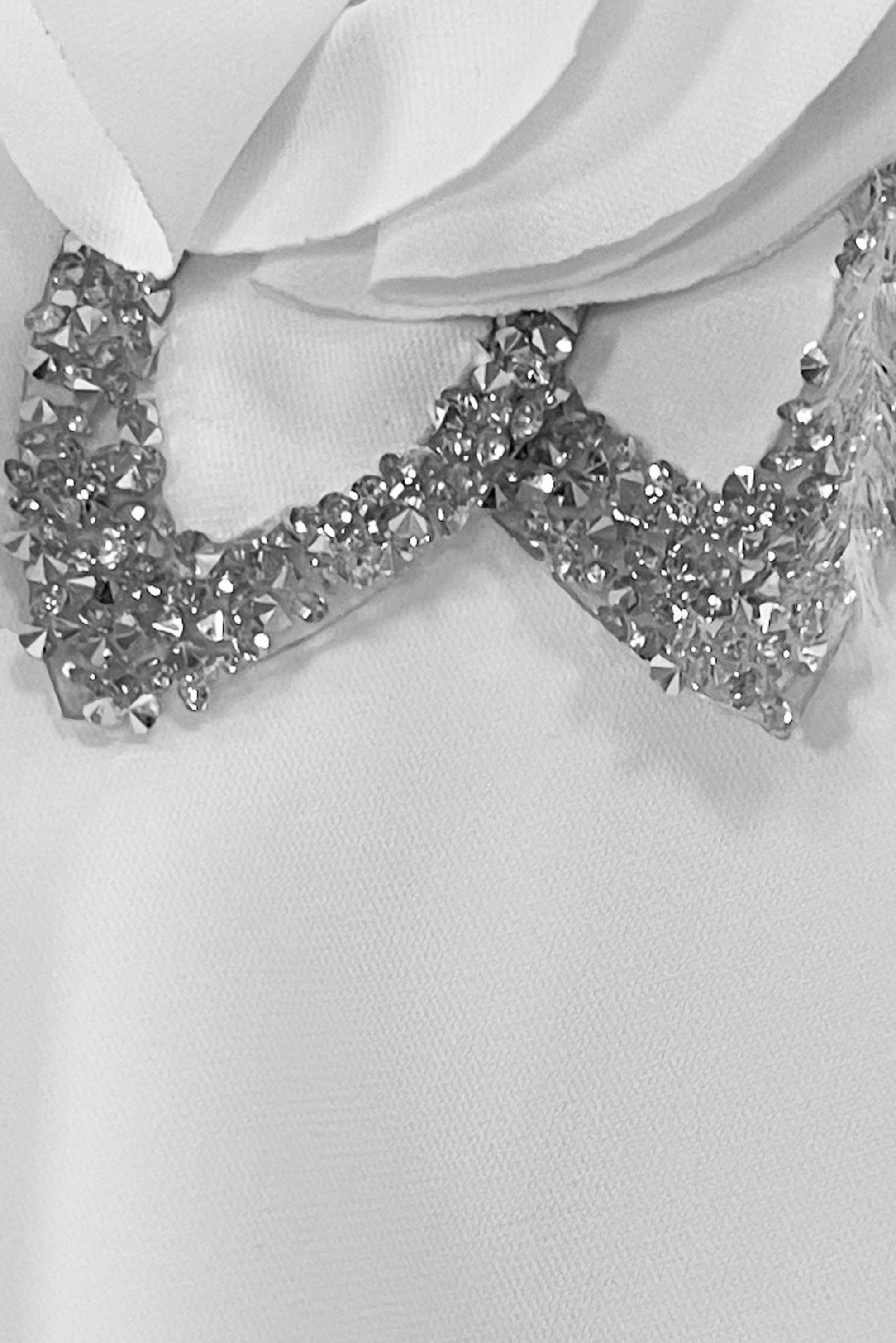 Tesettür giyim BEYAZ ÇİÇEK DETAYLI TAŞLI BLUZ 43575