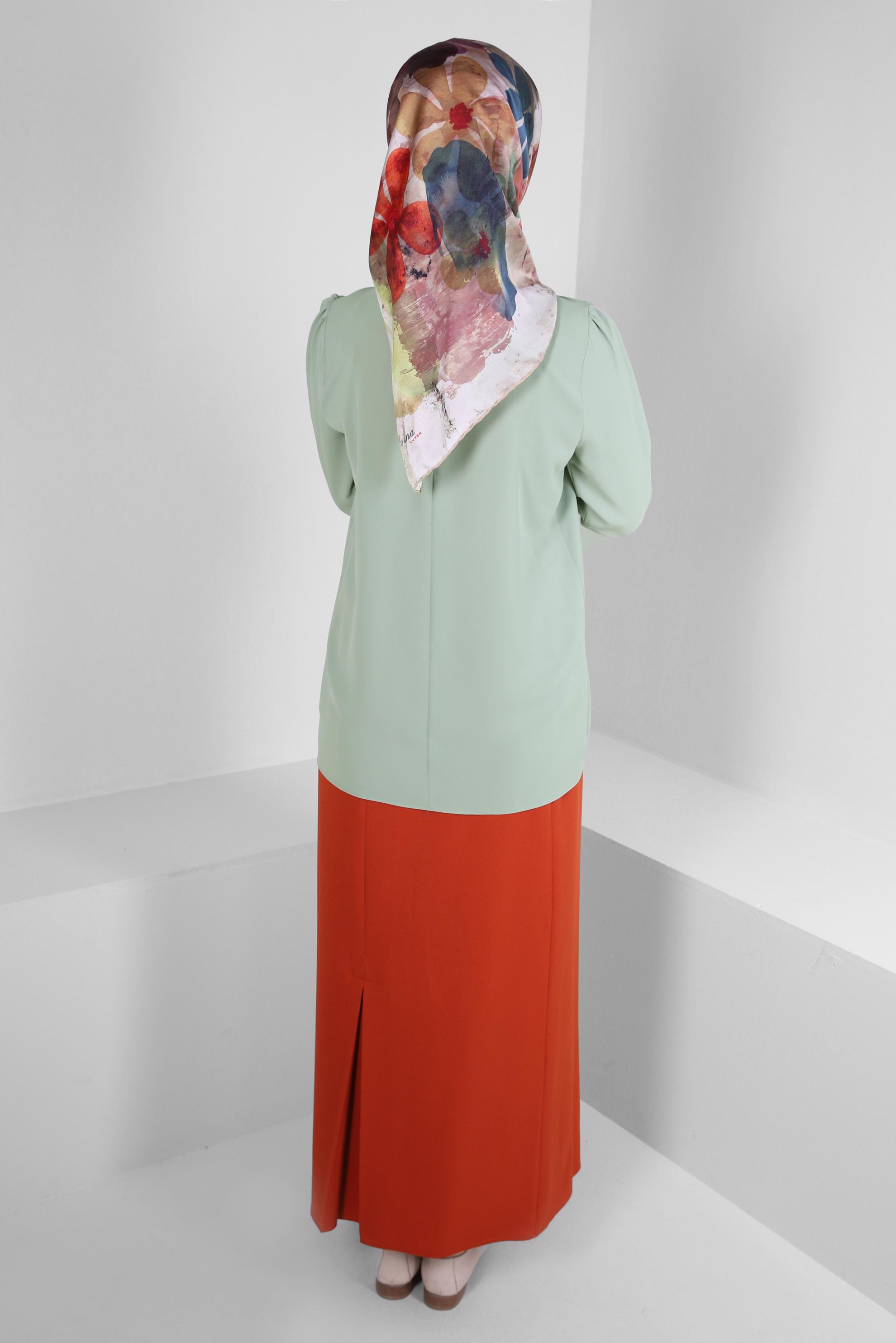 Tesettür giyim YEŞİL ÇİÇEK DETAYLI TAŞLI BLUZ 43575