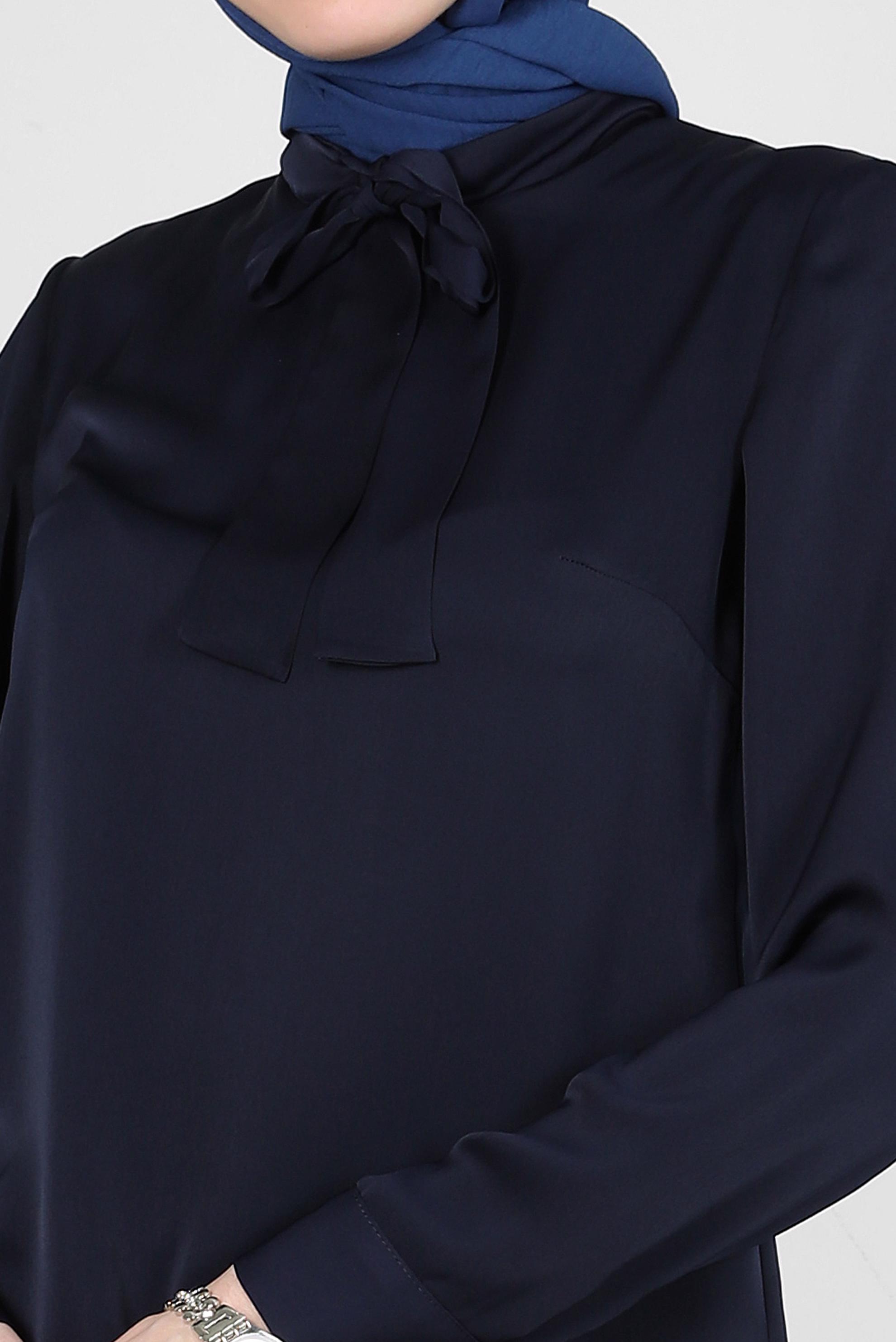 Tesettür giyim LACİVERT FULAR YAKA MANŞETLERİ DÜĞMELİ BLUZ 43670	