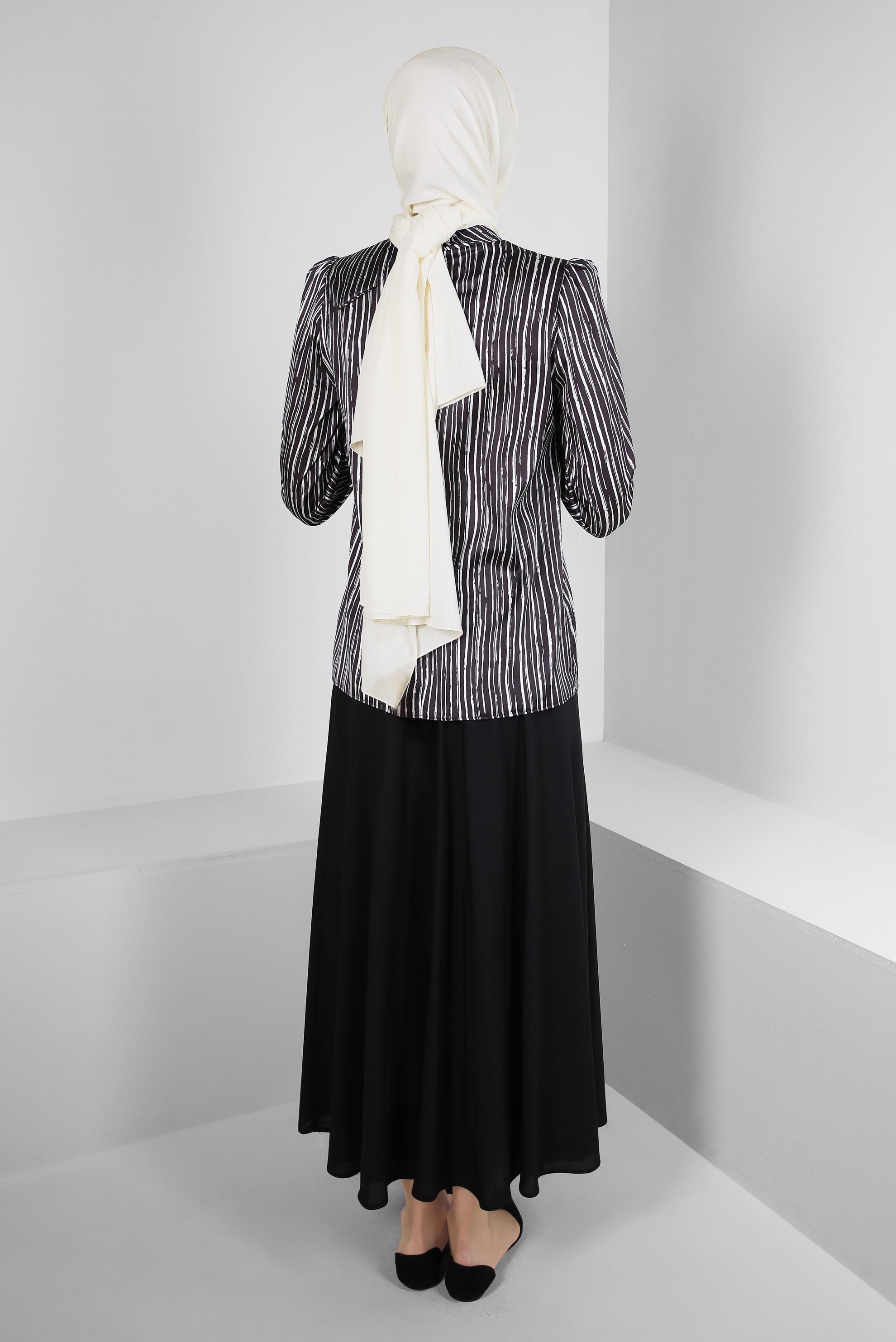 Tesettür giyim SİYAH YAKASI BAĞLAMALI ÇİZGİLİ SATEN BLUZ 43713 