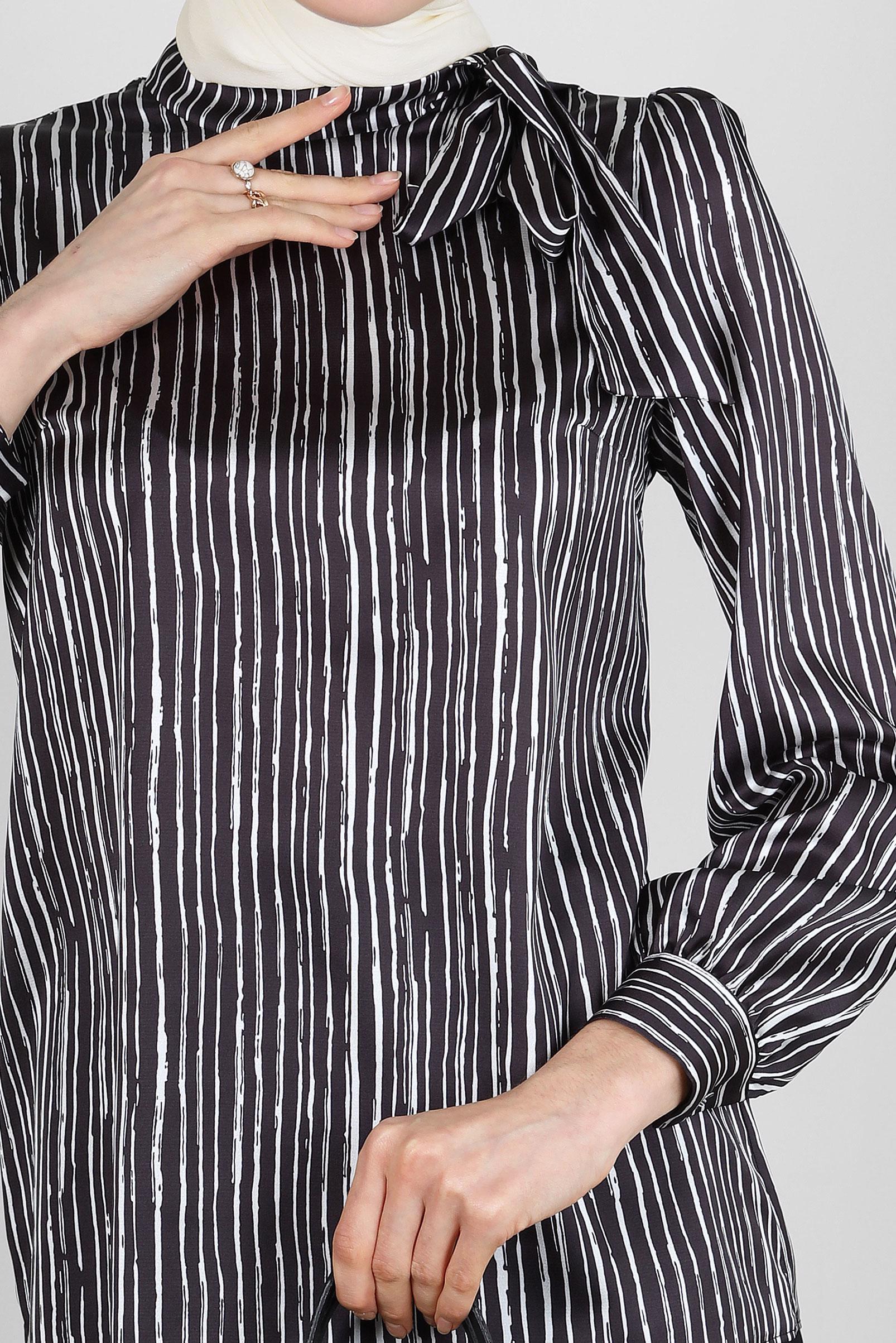 Tesettür giyim SİYAH YAKASI BAĞLAMALI ÇİZGİLİ SATEN BLUZ 43713 