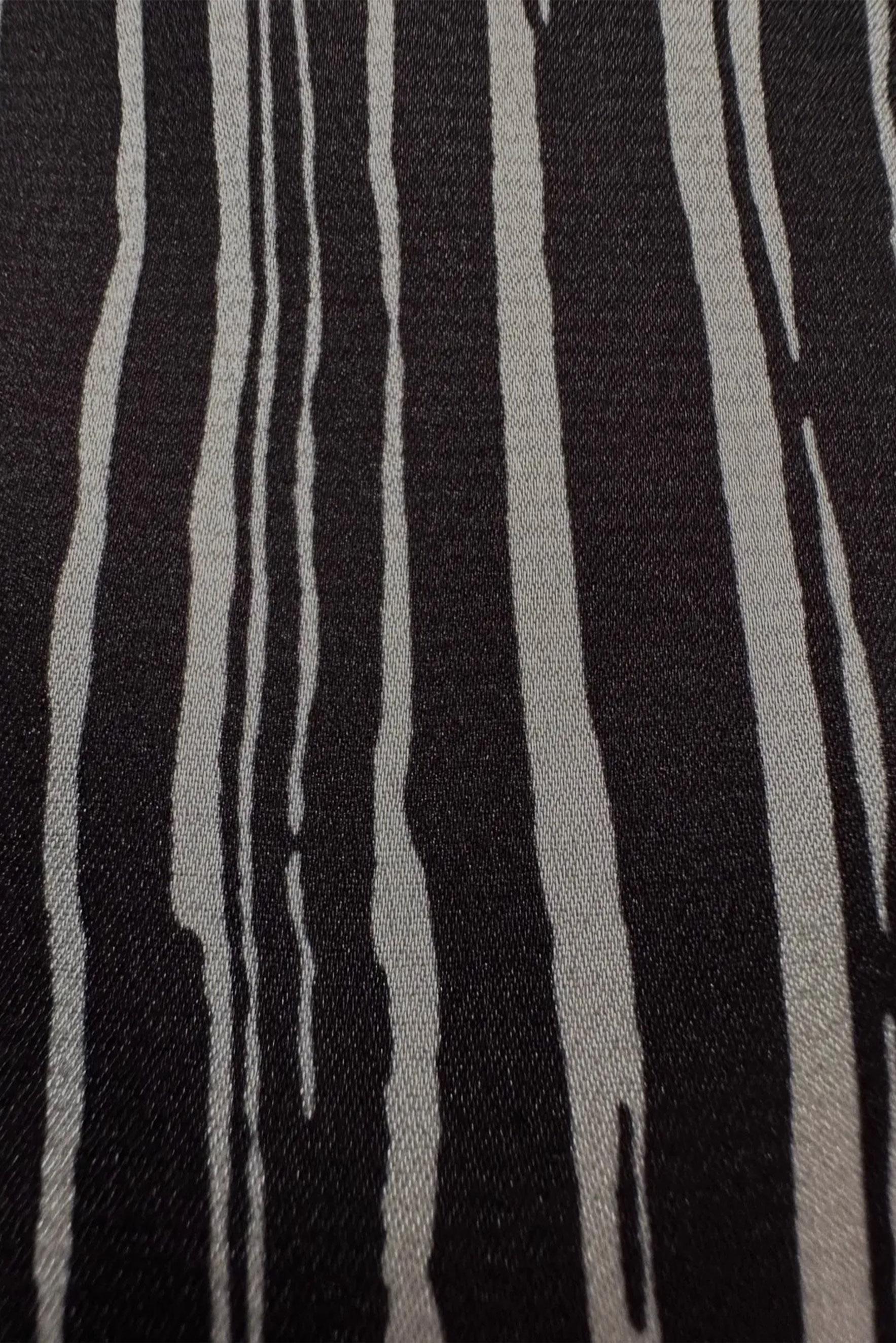 Tesettür giyim SİYAH YAKASI BAĞLAMALI ÇİZGİLİ SATEN BLUZ 43713 