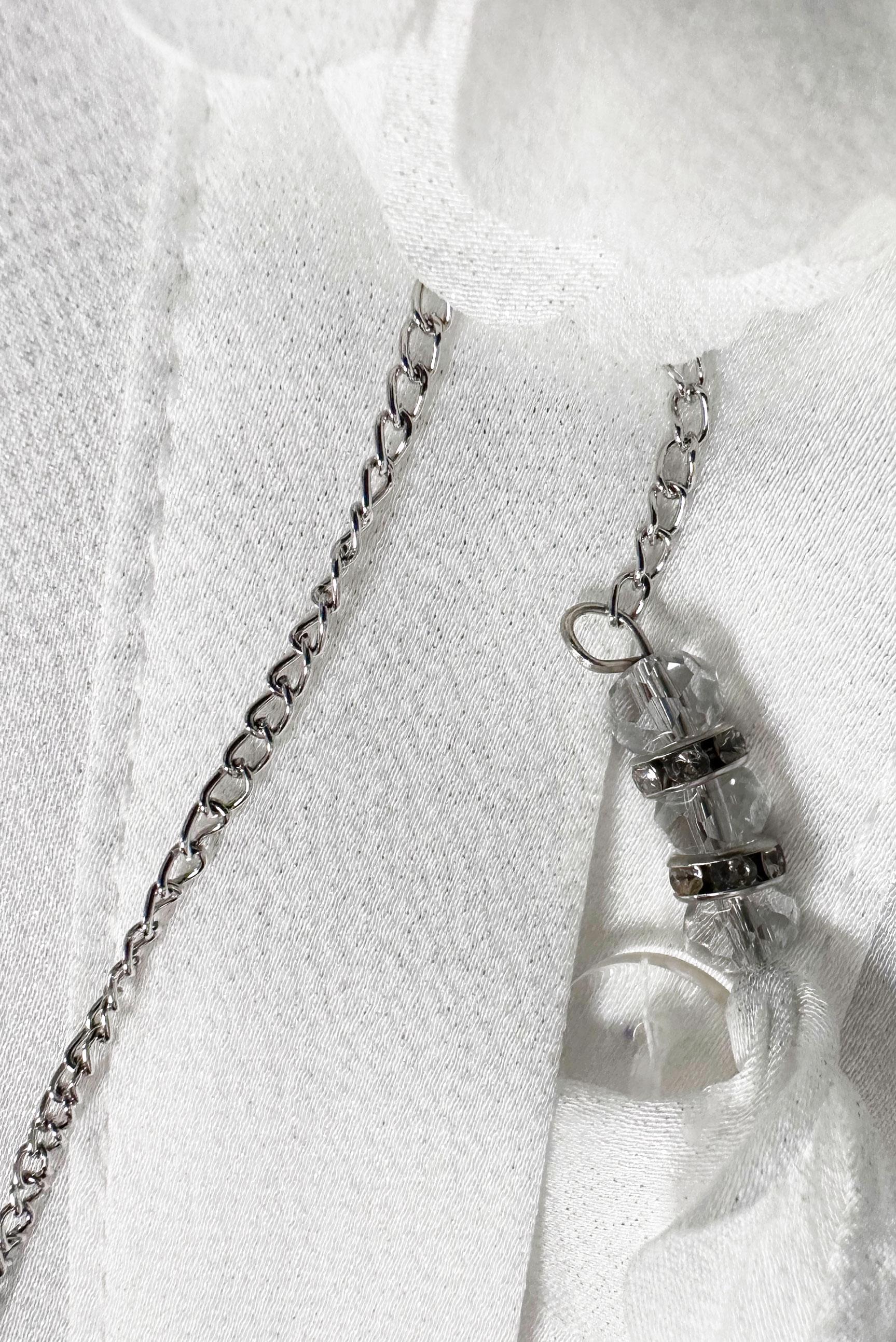 Tesettür giyim BEYAZ ÇİÇEK DETAYLI GÖMLEK YAKA BLUZ 43799