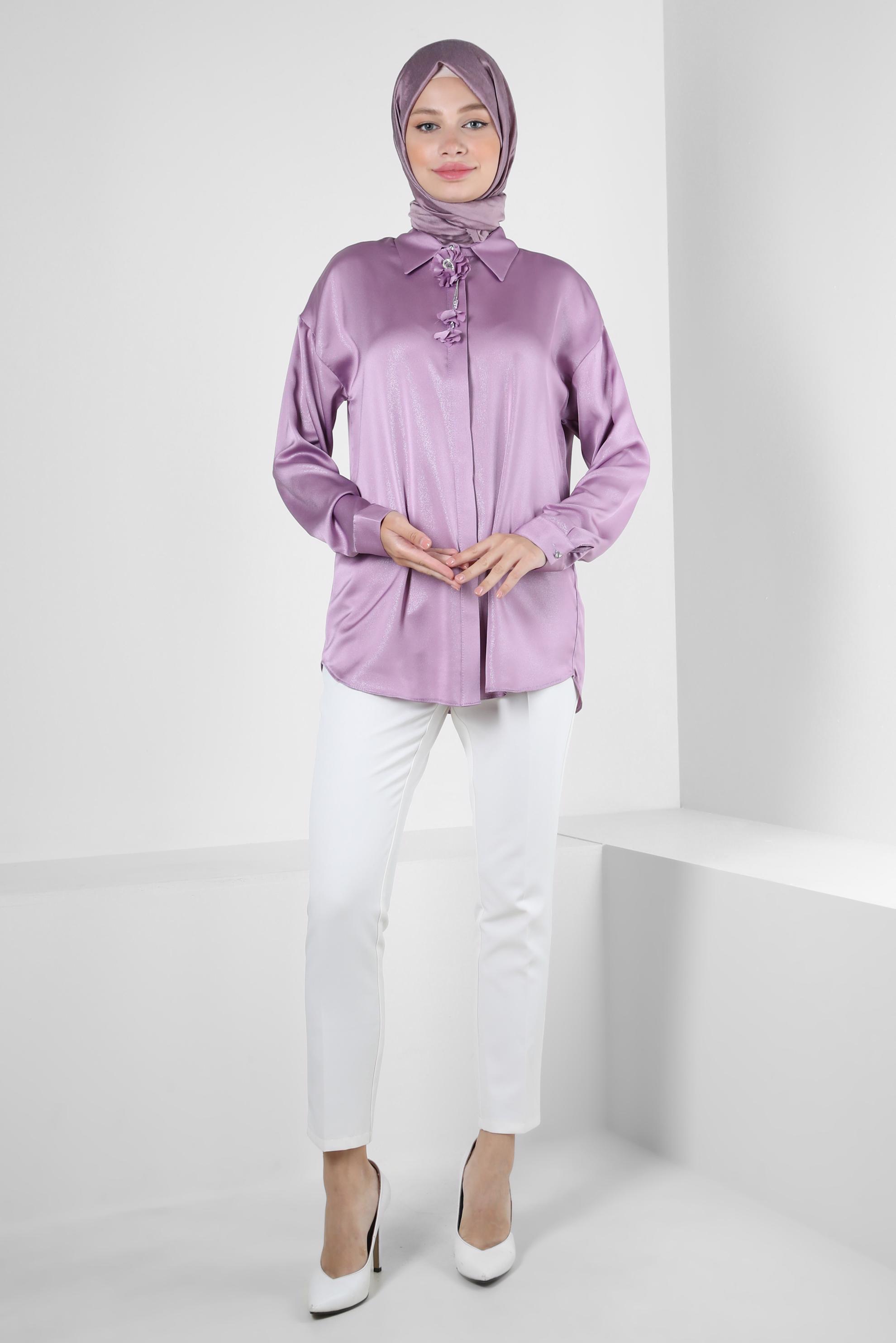 Tesettür giyim MOR ÇİÇEK DETAYLI GÖMLEK YAKA BLUZ 43799