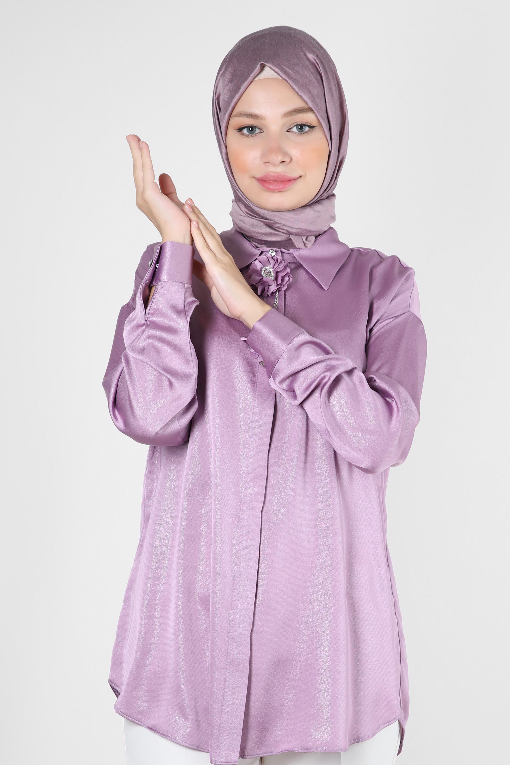 Tesettür giyim MOR ÇİÇEK DETAYLI GÖMLEK YAKA BLUZ 43799