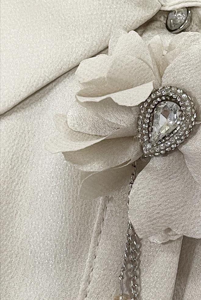 Tesettür giyim BEJ ÇİÇEK DETAYLI GÖMLEK YAKA BLUZ 43799 - ALVİNA