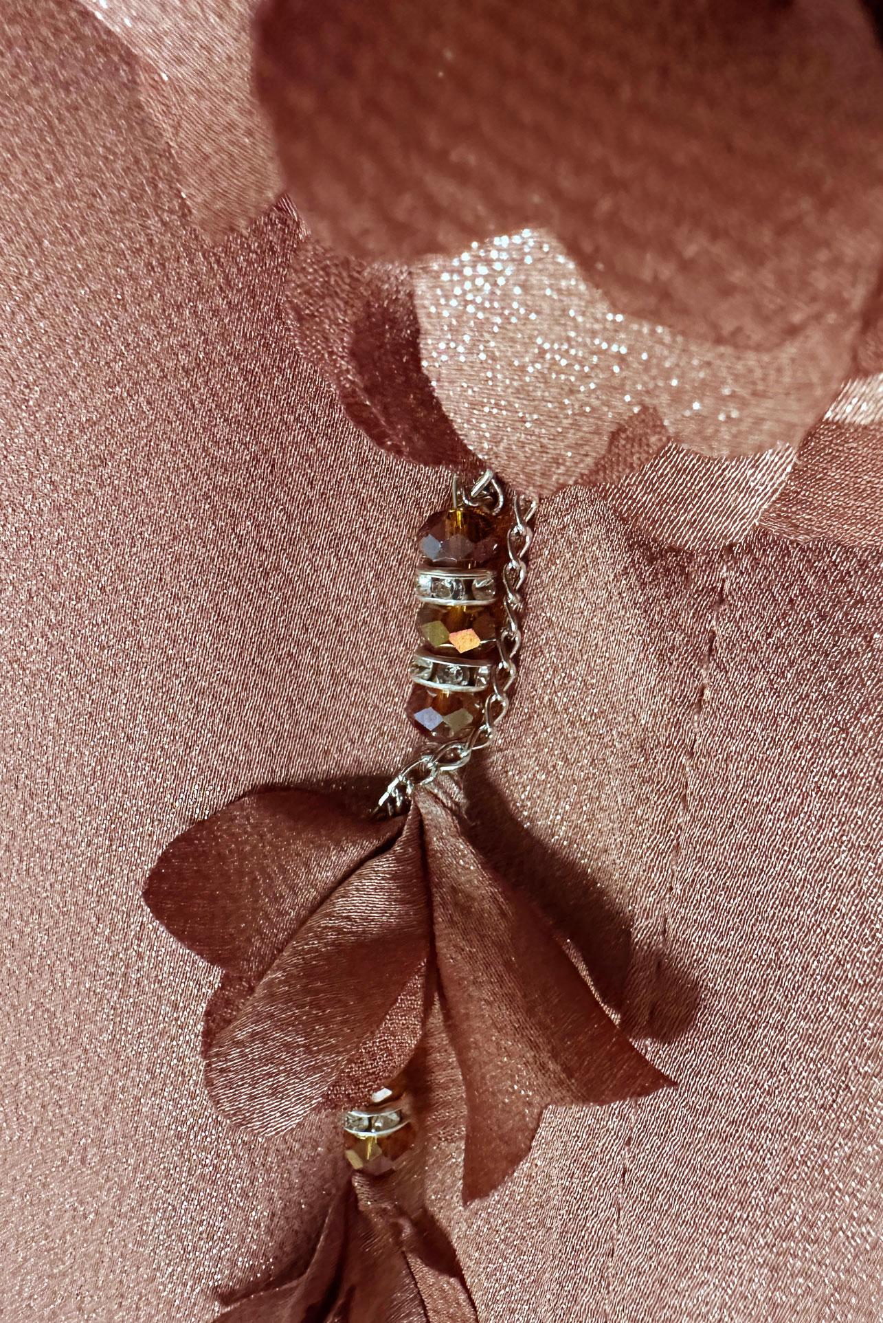 Tesettür giyim KAHVE ÇİÇEK DETAYLI GÖMLEK YAKA BLUZ 43799