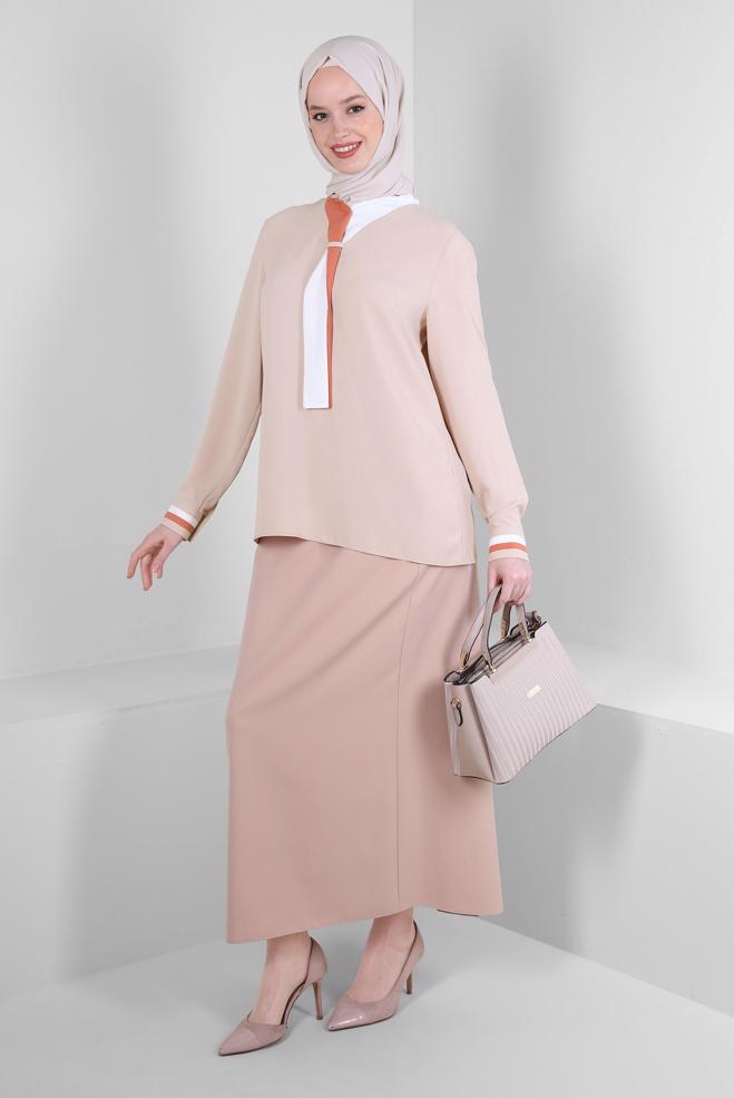 Tesettür giyim BEJ YAKASI BAĞLAMA DETAYLI BLUZ 43800 - ALVİNA