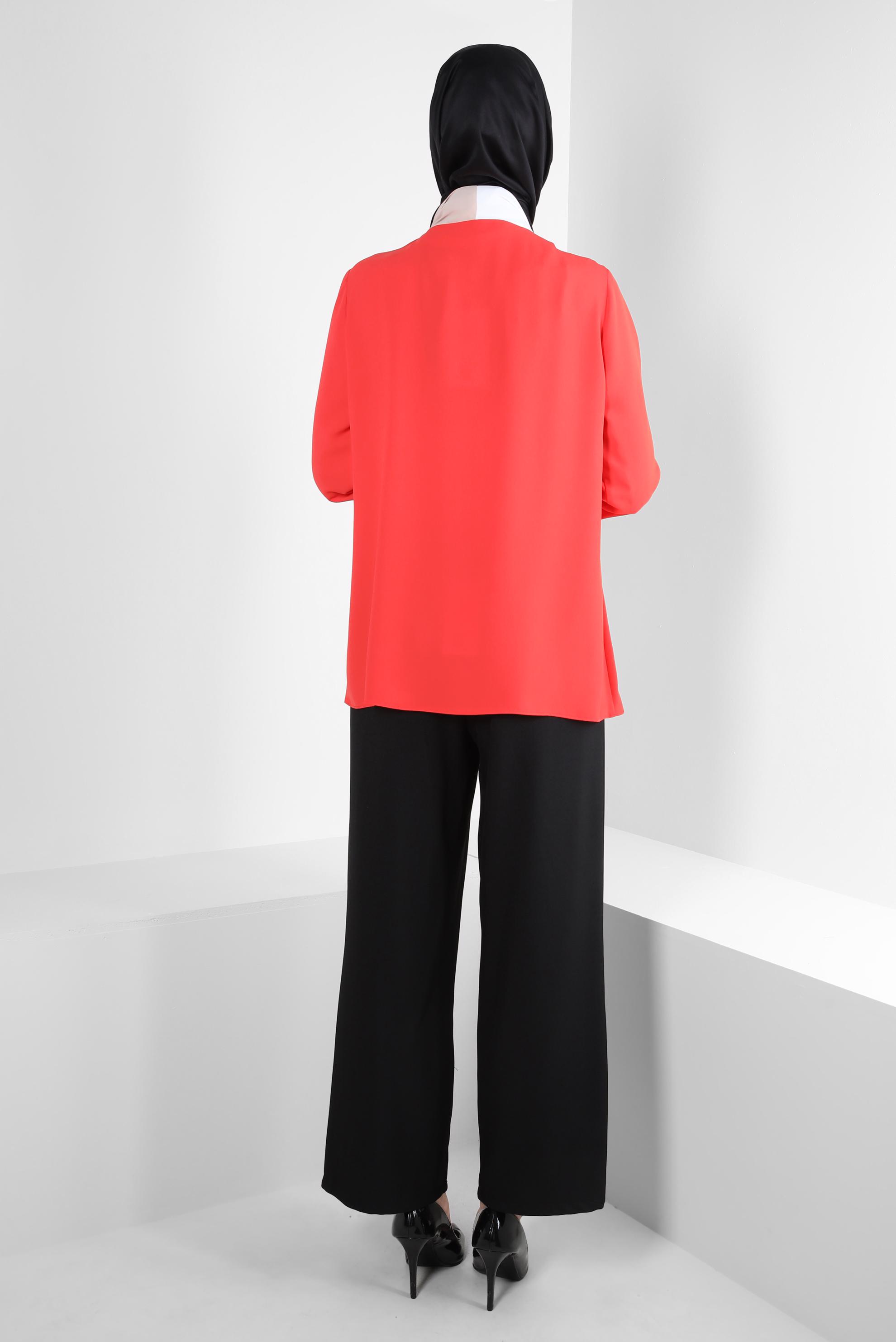 Tesettür giyim KIRMIZI YAKASI BAĞLAMA DETAYLI BLUZ 43800