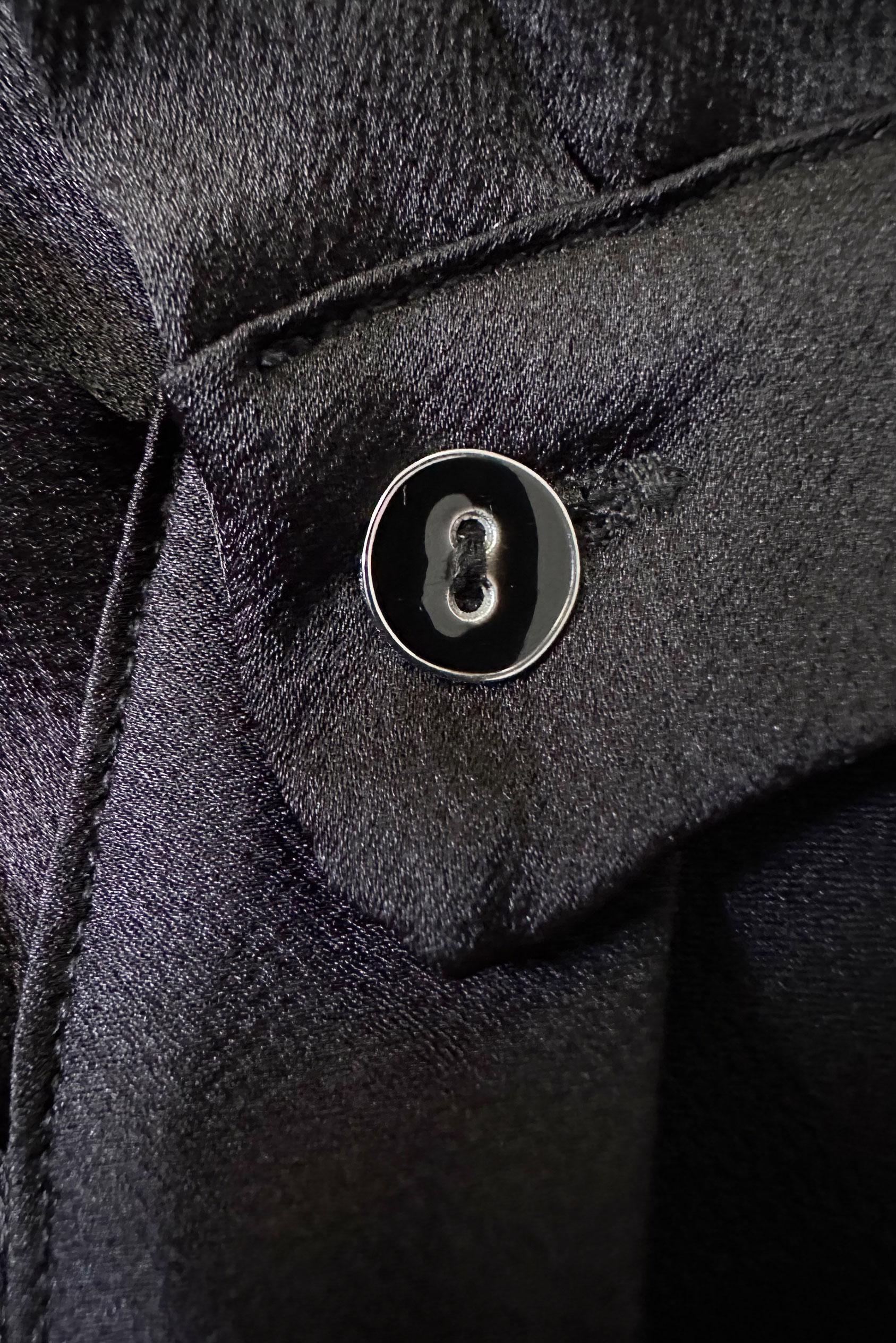 Tesettür giyim SİYAH DÜĞMELİ SATEN BLUZ 43867