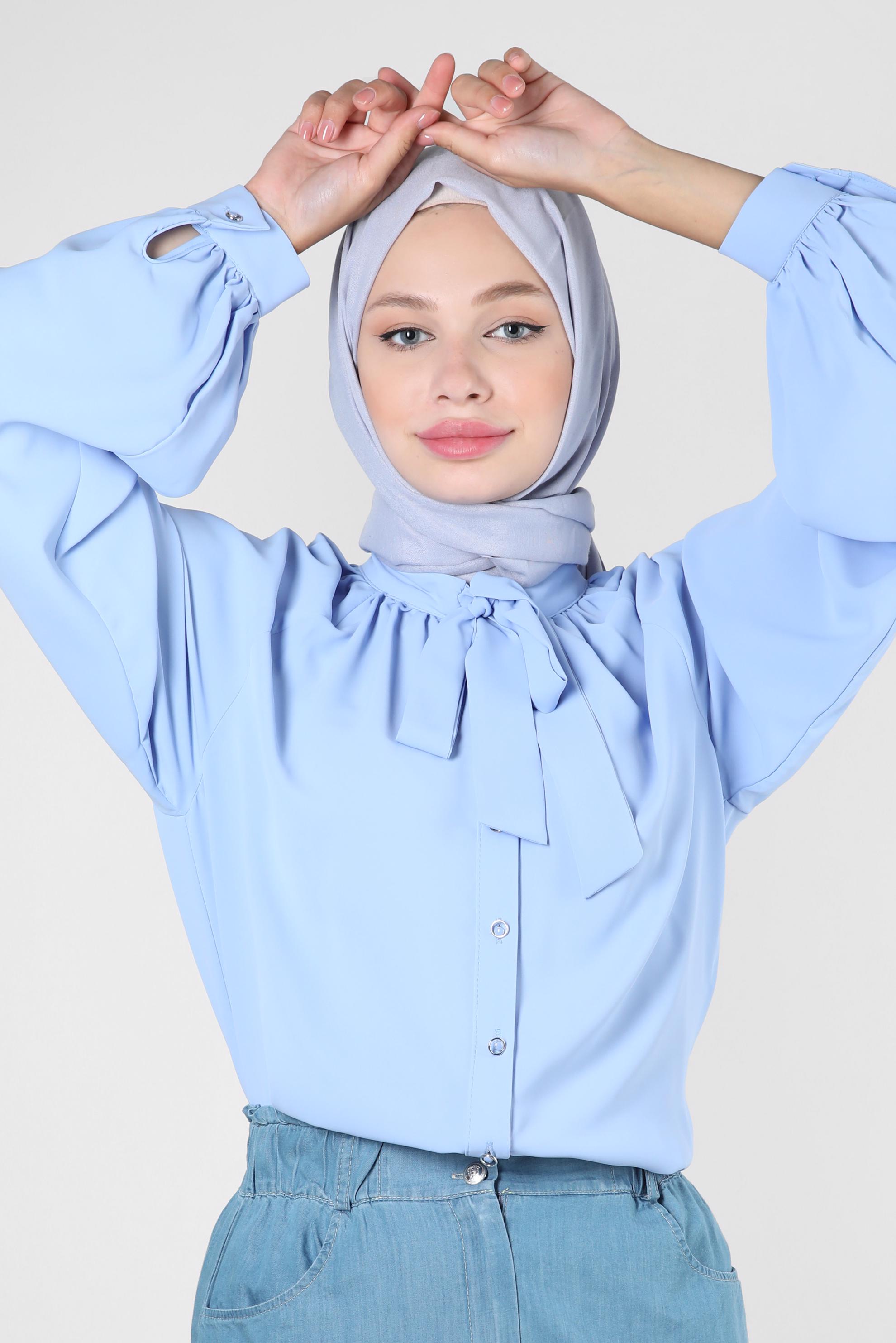 Tesettür giyim MAVİ YAKASI BAĞLAMA DETAYLI BLUZ 43869