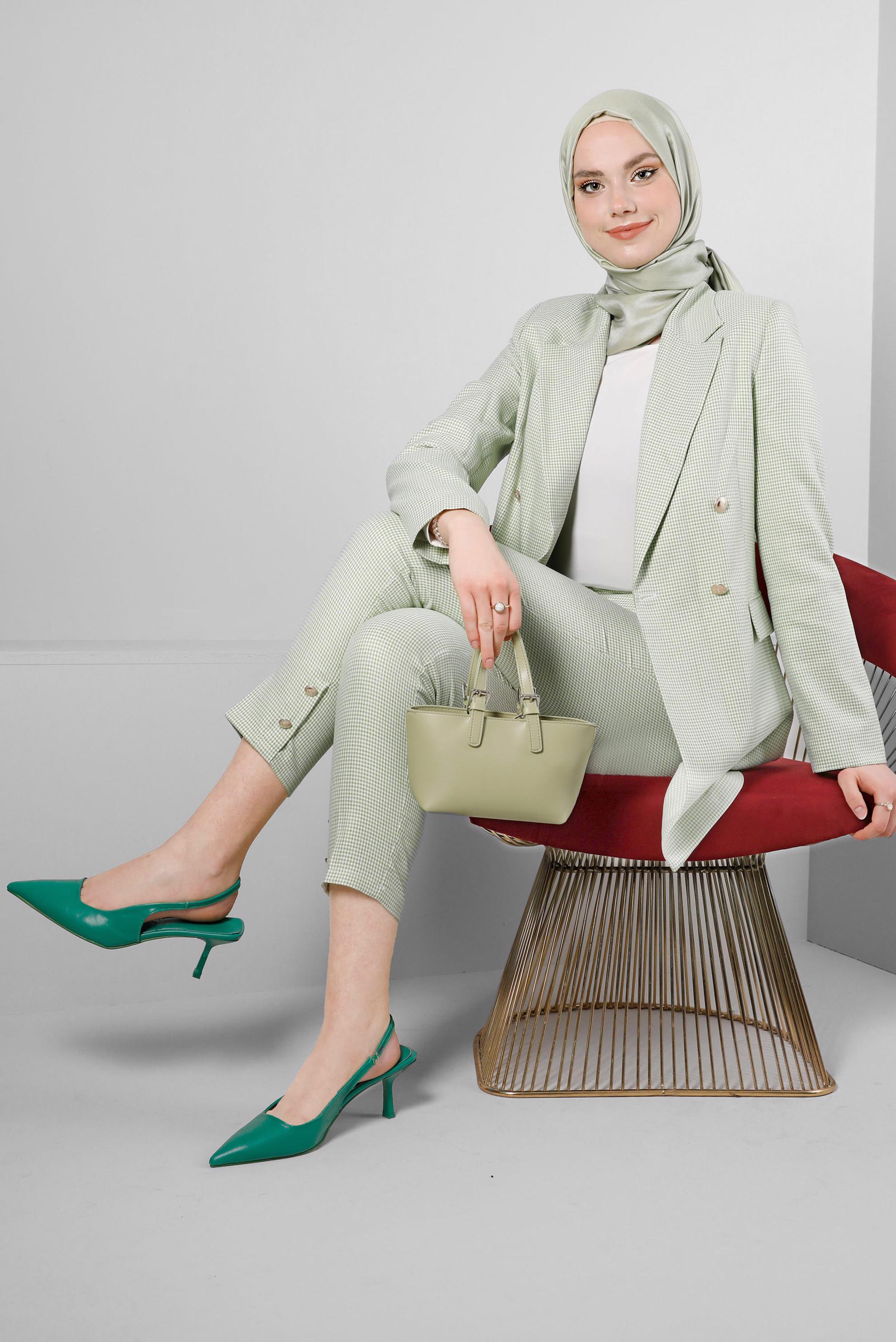 Tesettür giyim YEŞİL PÖTİKARE DESENLİ DÜĞMELİ CEKET 43634