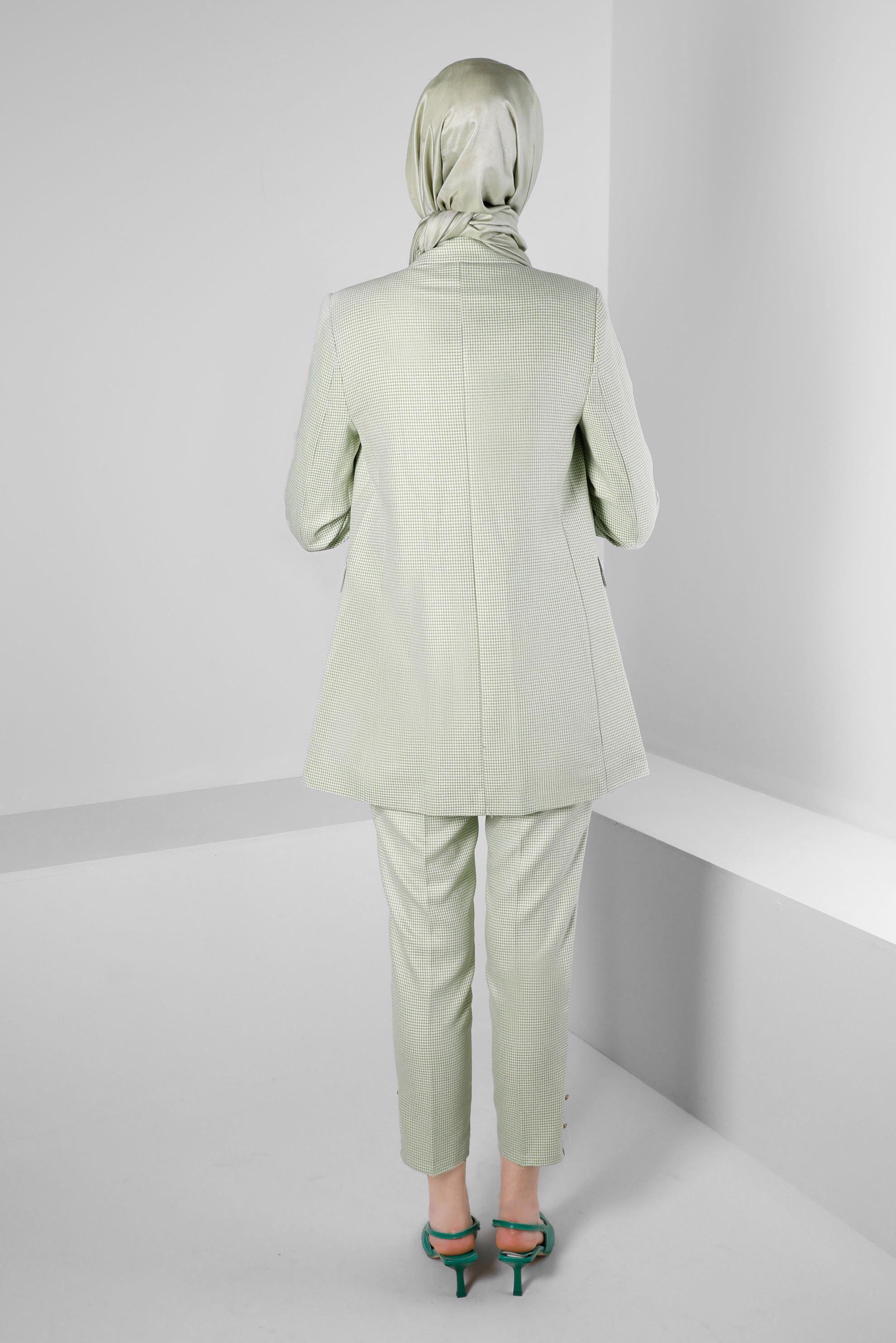 Tesettür giyim YEŞİL PÖTİKARE DESENLİ DÜĞMELİ CEKET 43634