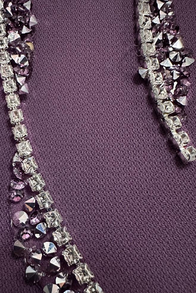 Tesettür giyim MOR TAŞ İŞLEMELİ KUŞAKLI ELBİSE 20357 - ALVİNA