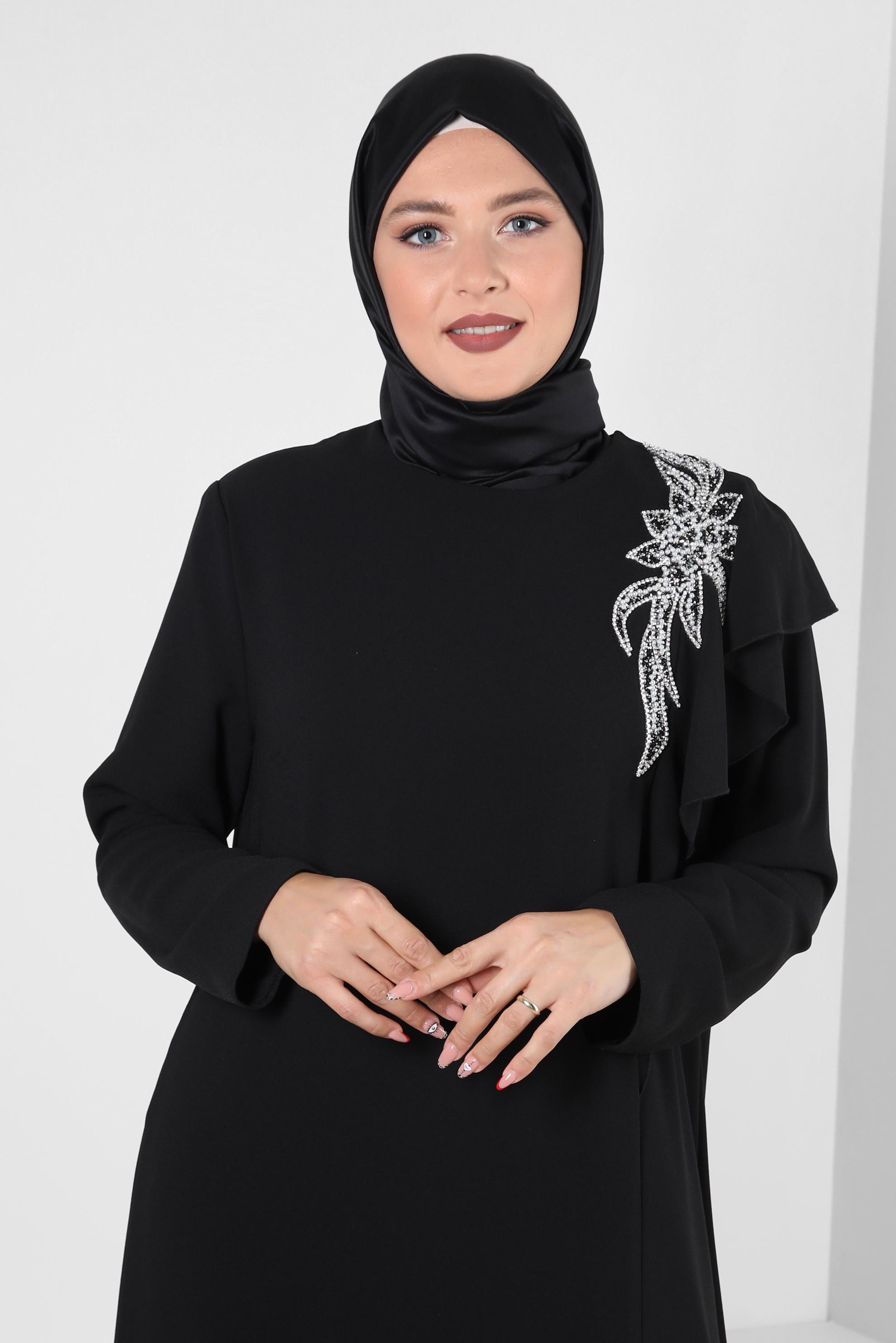 Tesettür giyim SİYAH OMZU TAŞ VE BONCUK İŞLEMELİ KREP ELBİSE 20394