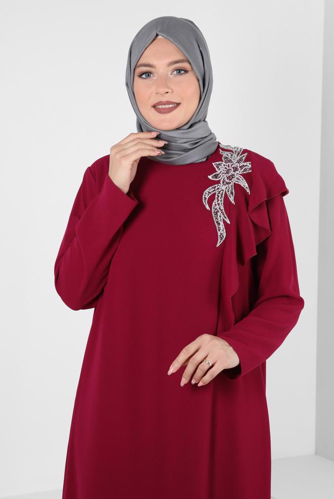 Tesettür giyim BORDO OMZU TAŞ VE BONCUK İŞLEMELİ KREP ELBİSE 20394 - ALVİNA