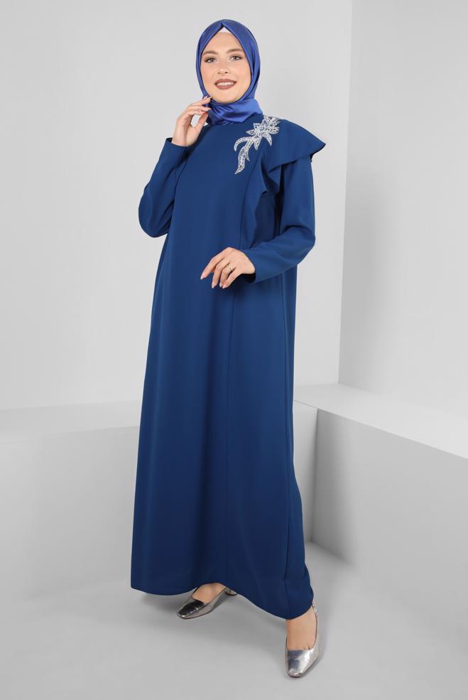 Tesettür giyim MAVİ OMZU TAŞ VE BONCUK İŞLEMELİ KREP ELBİSE 20394 - ALVİNA