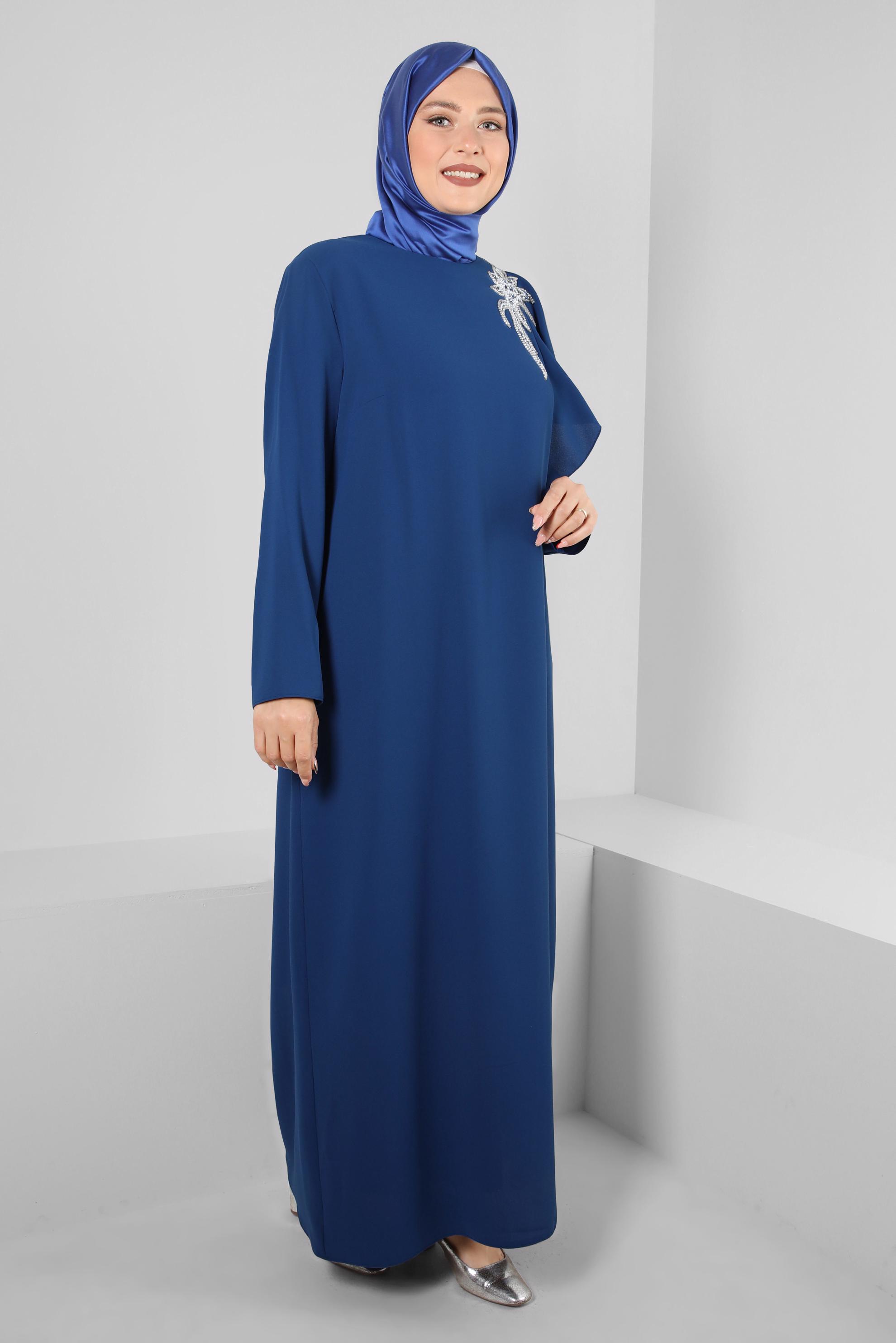 Tesettür giyim MAVİ OMZU TAŞ VE BONCUK İŞLEMELİ KREP ELBİSE 20394