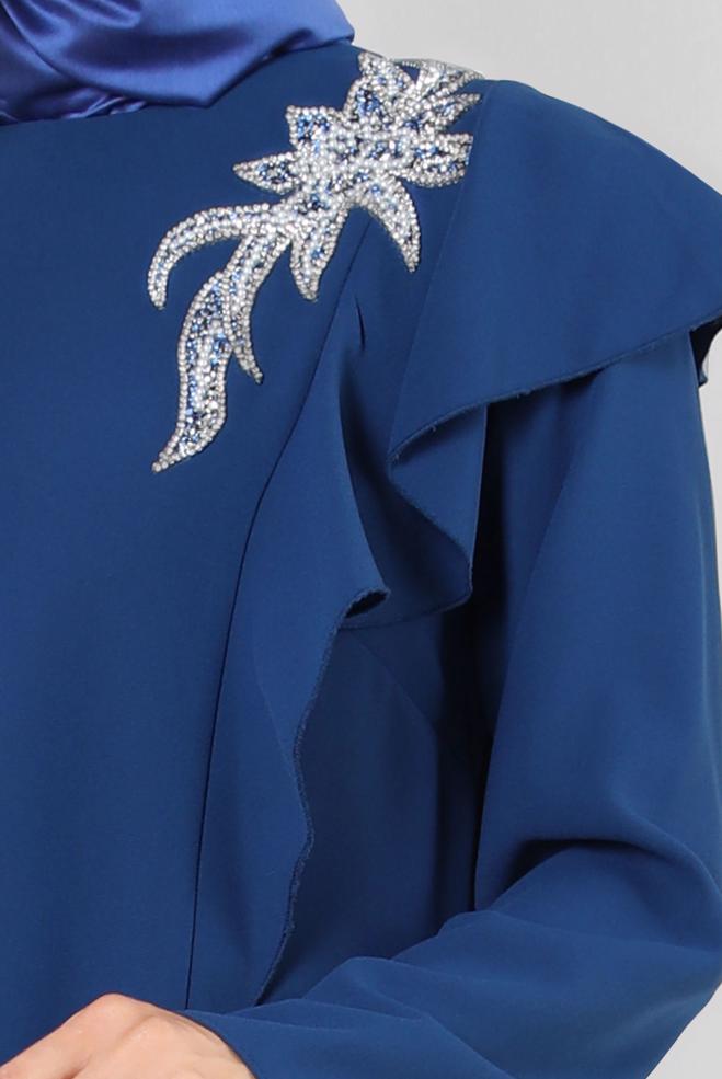 Tesettür giyim MAVİ OMZU TAŞ VE BONCUK İŞLEMELİ KREP ELBİSE 20394 - ALVİNA